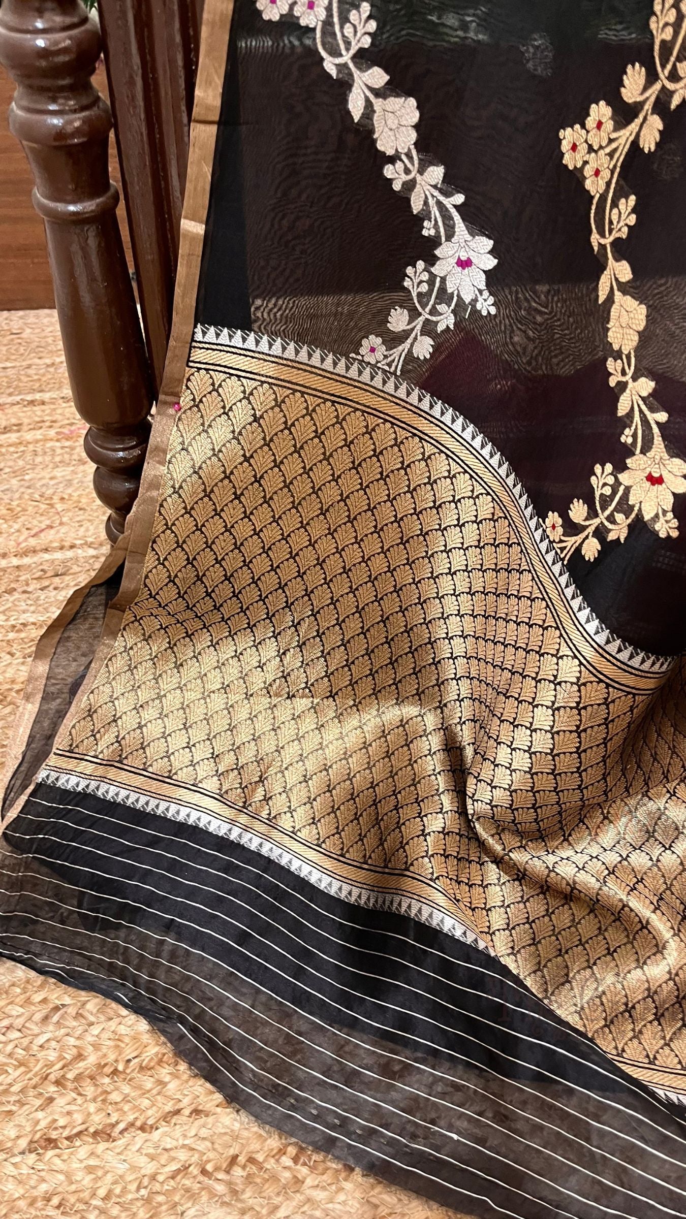 Pure Kora Silk Handloom Banarasi Saree - Kadhua Stripes