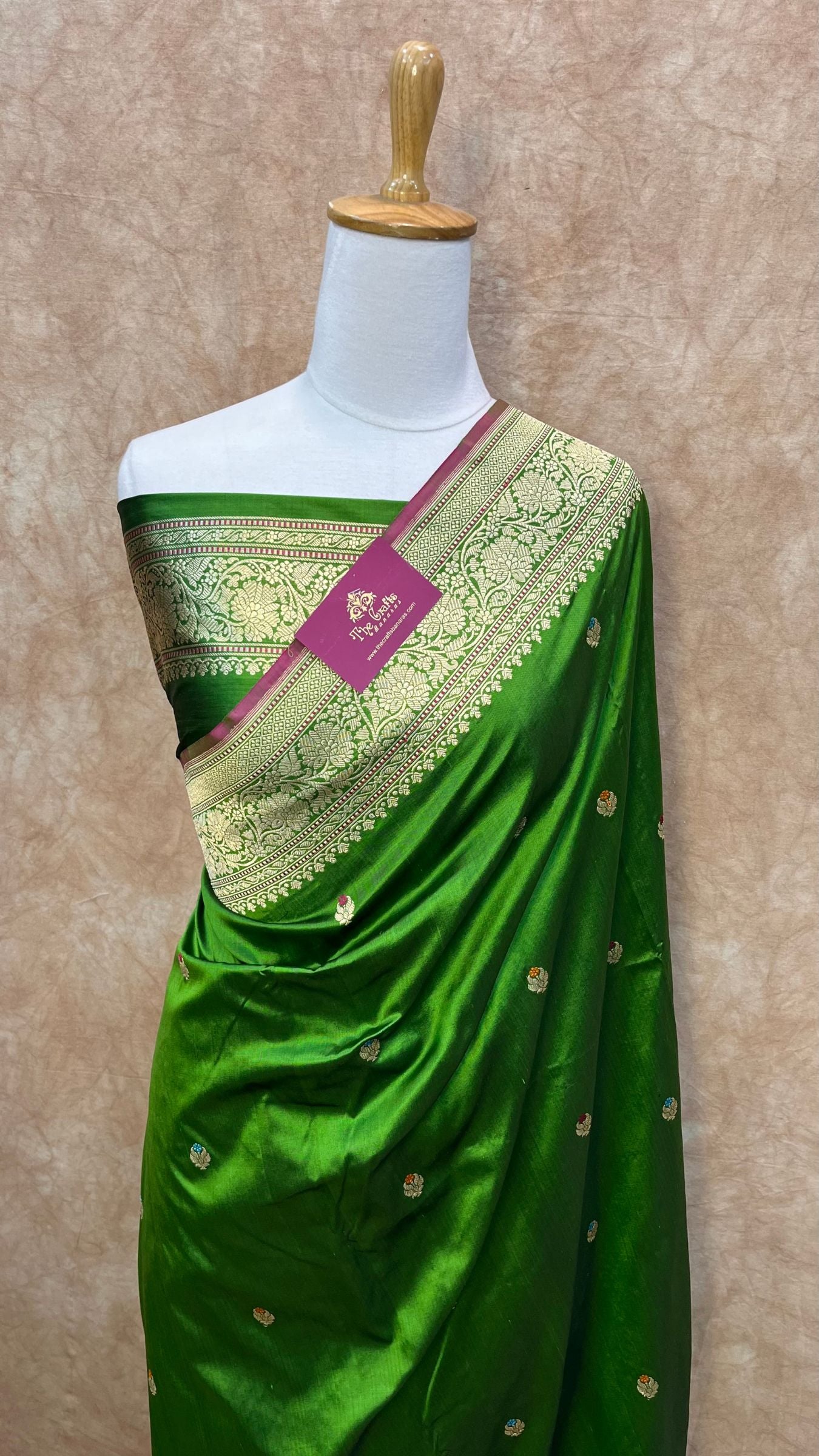 Pure Katan Silk Handloom Banarasi Saree - with kadhua zari work