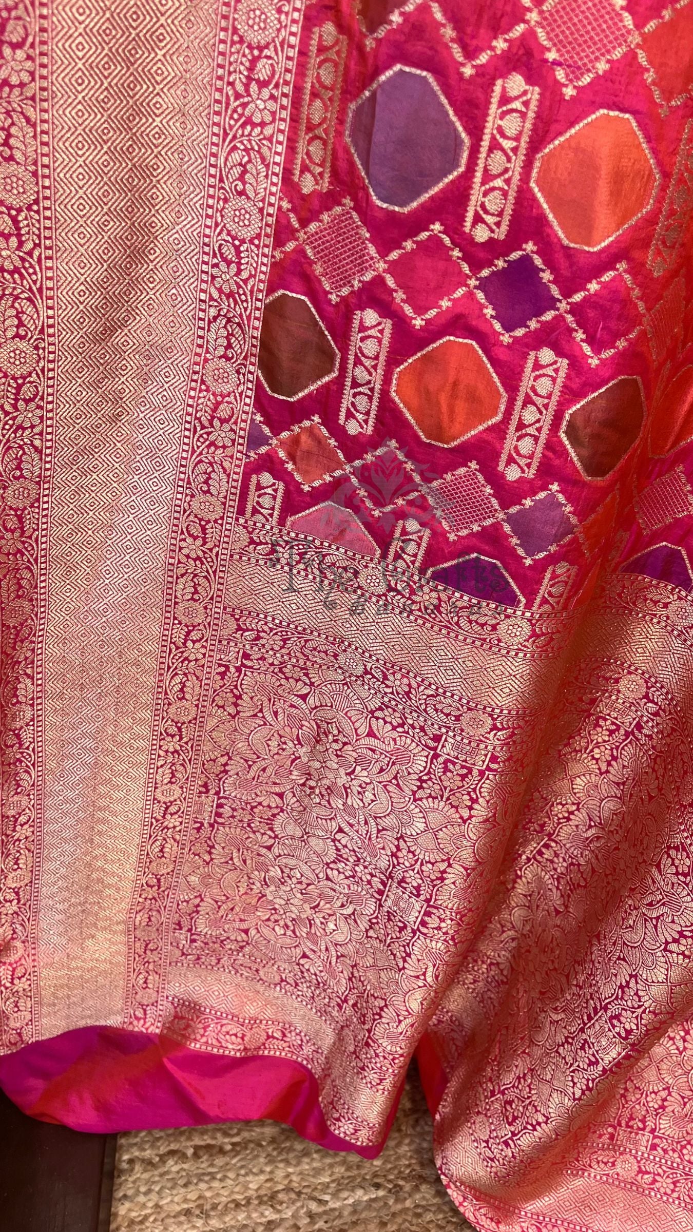 Rangkat Pure Katan Silk Handloom Banarasi Saree - with Jaal Work with meenakari