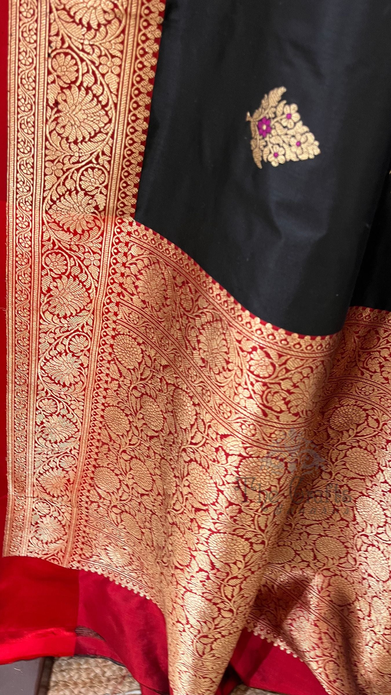 Pure Katan Silk Handloom Banarasi Saree - with kadhua motifs