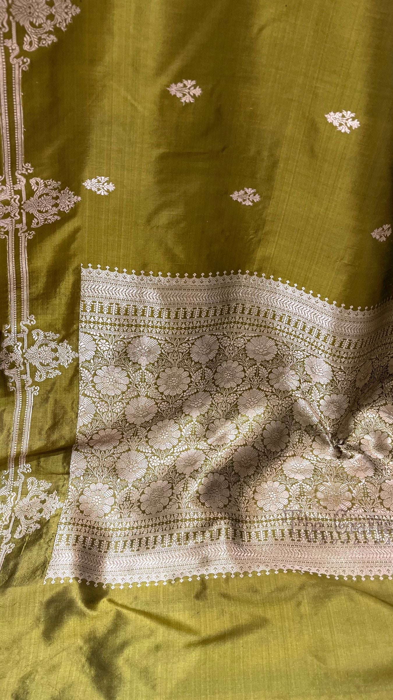 Pure Katan Silk Handloom Banarasi Saree - Kadhua Motifs
