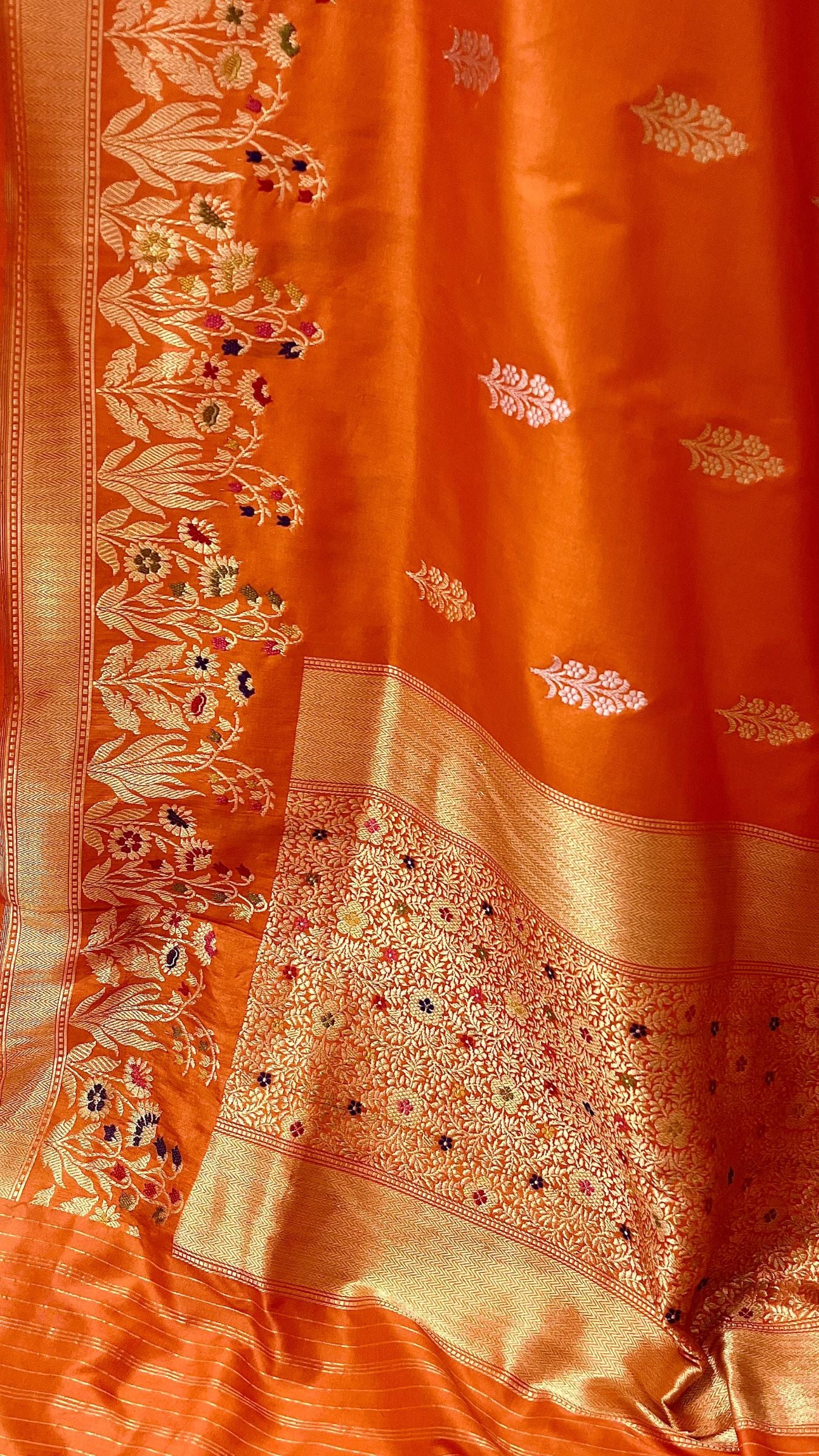 Pure Katan Silk Handloom Banarasi Saree - with kadhua meenakari motifs