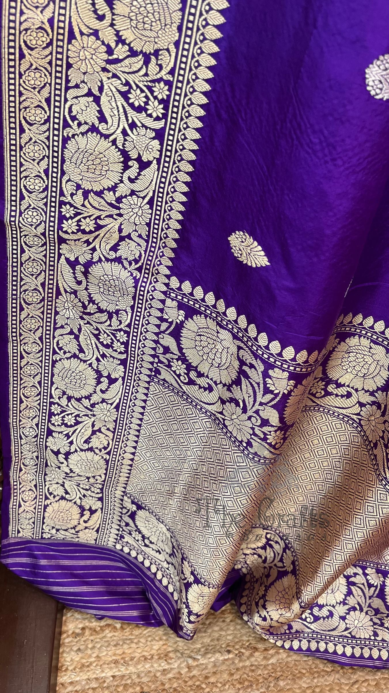 Pure Katan Silk Handloom Banarasi Saree - with sona rupa kadhua motifs