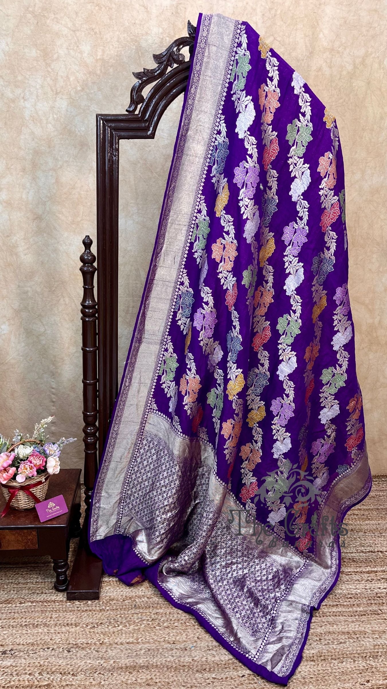 Tussar Georgette Handloom Banarasi Saree - Jaal with Meenakari