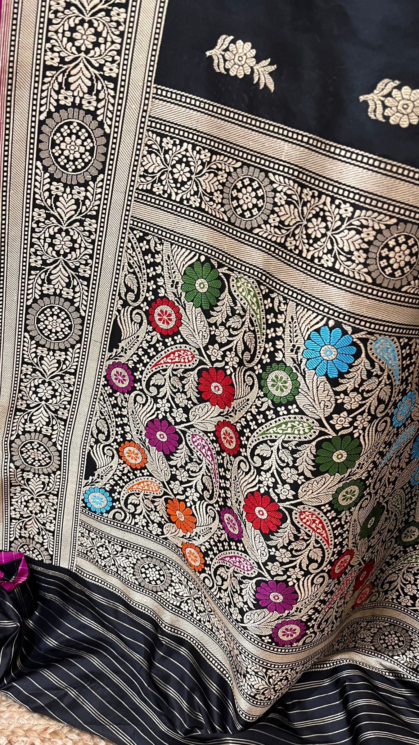 Pure Katan Silk Handloom Banarasi Saree - with Kadhua Meenakari Work