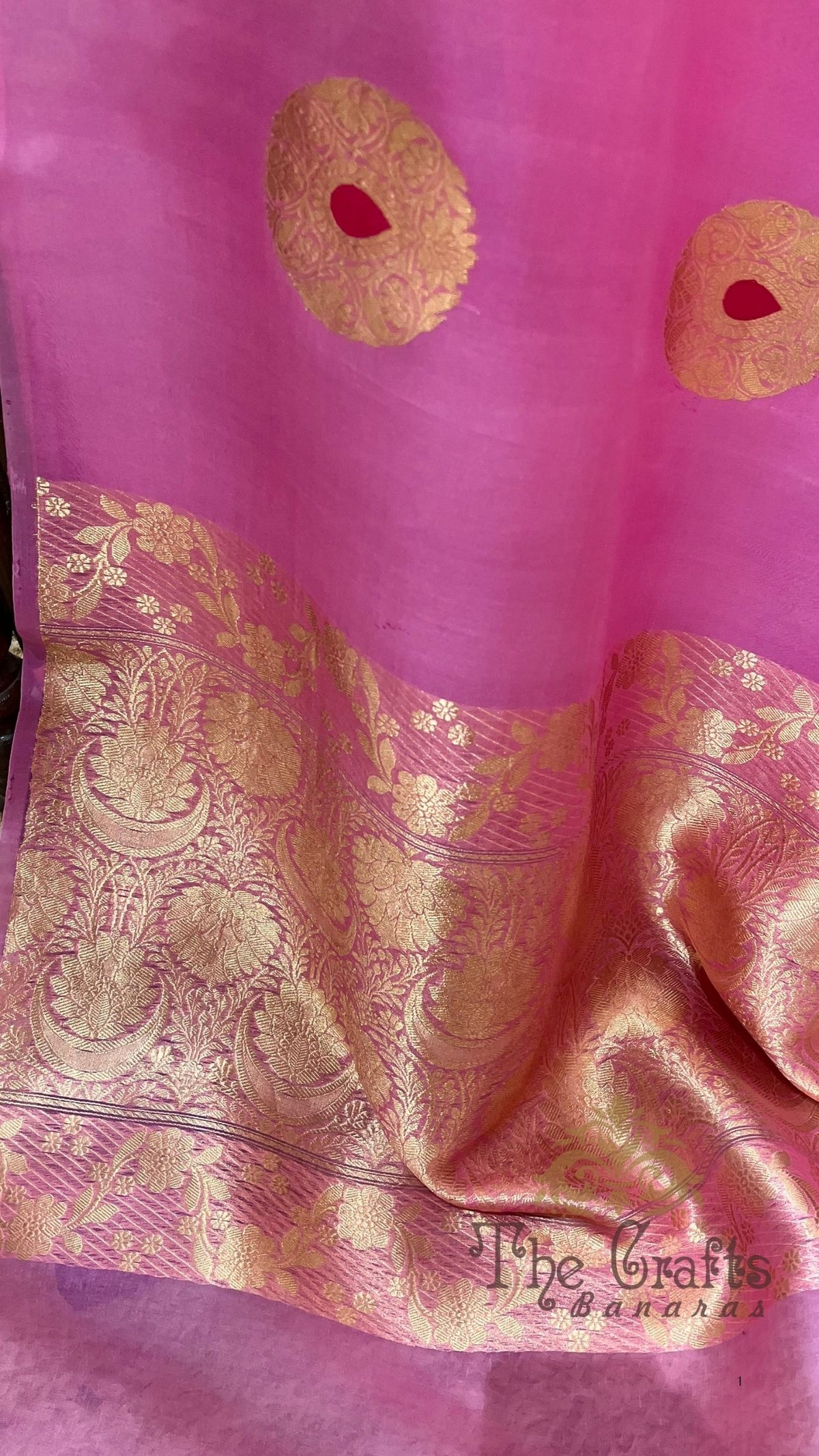 Pure Kora Silk Handloom Banarasi Saree - With Kadhua motifs