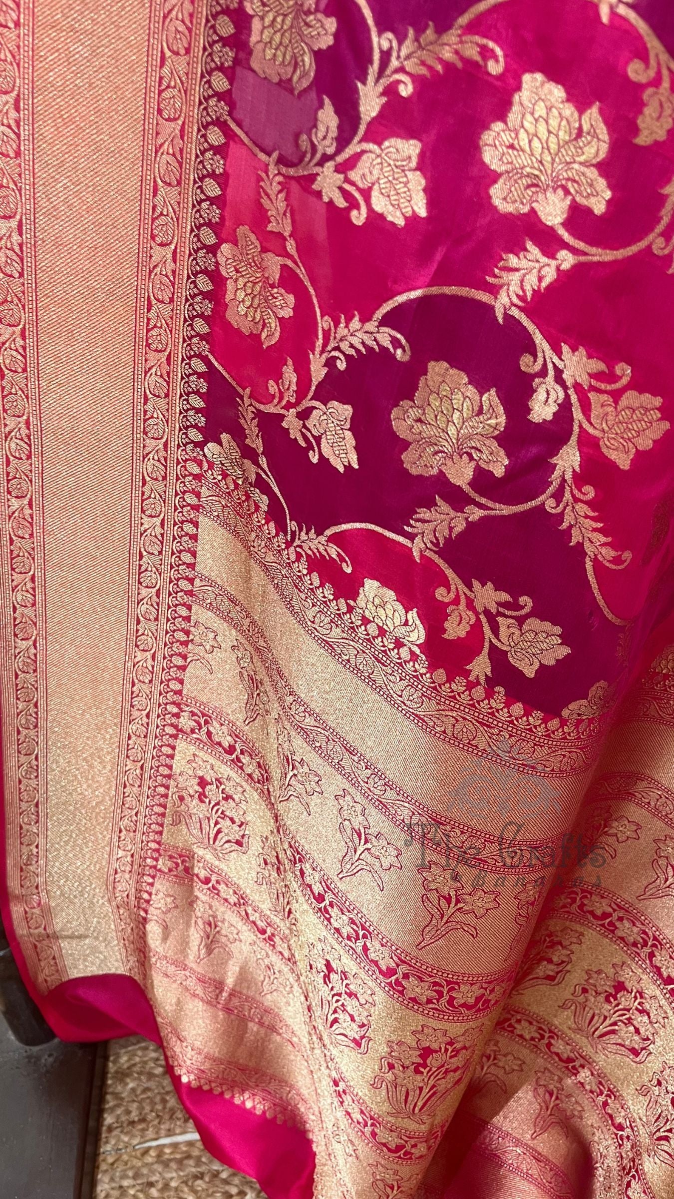 Rangkat Pure Katan Silk Handloom Banarasi Saree - Jaal Work With Meenakari