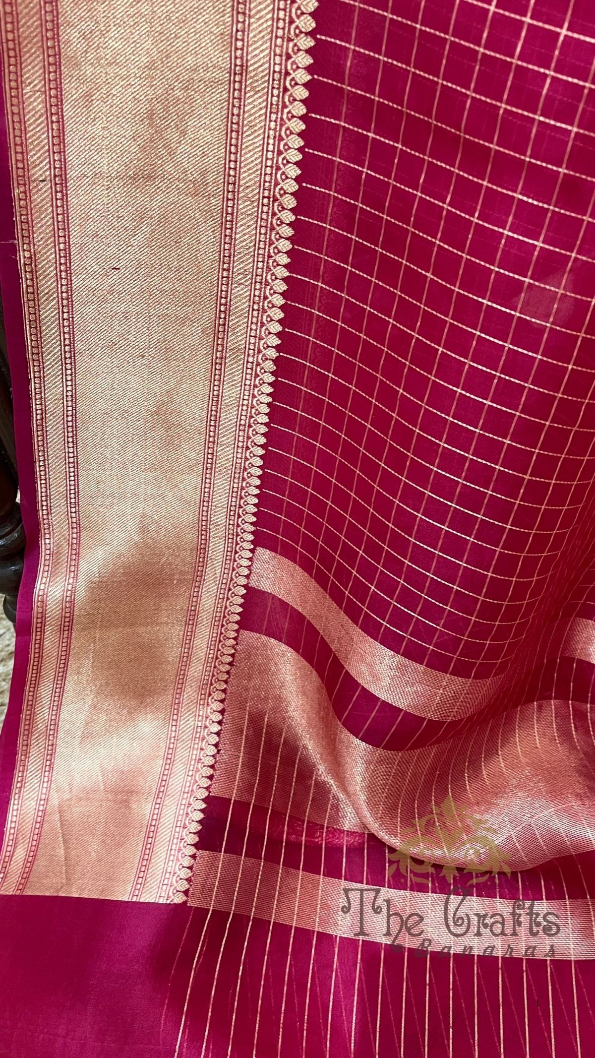 Pure Kora Silk Handloom Banarasi Saree - With Kadhua motifs