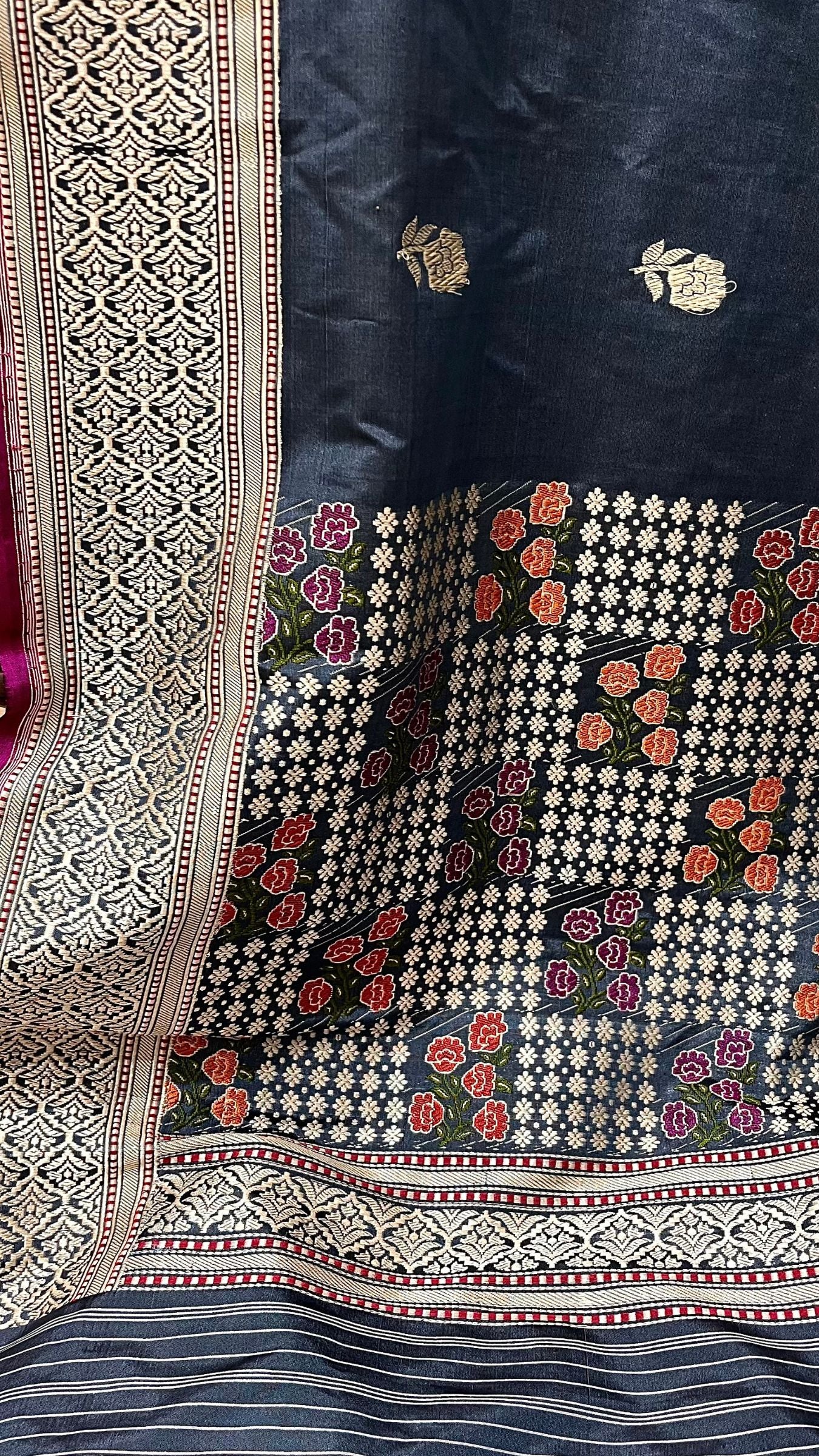 Pure Katan Silk Handloom Banarasi Saree - with Kadhua Meenakari Work