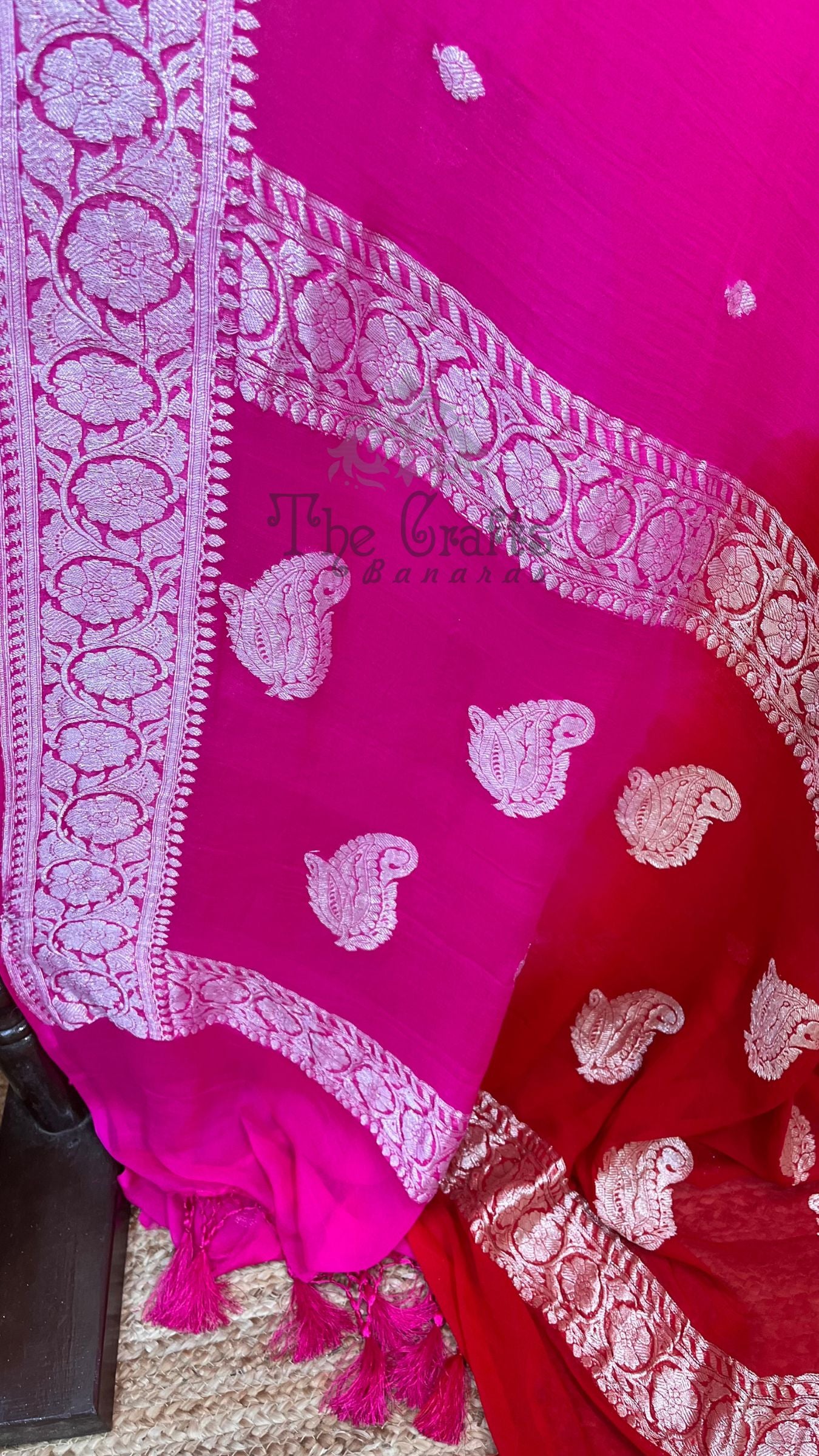 Pure Handloom Georgette Banarasi Saree - Silver Zari