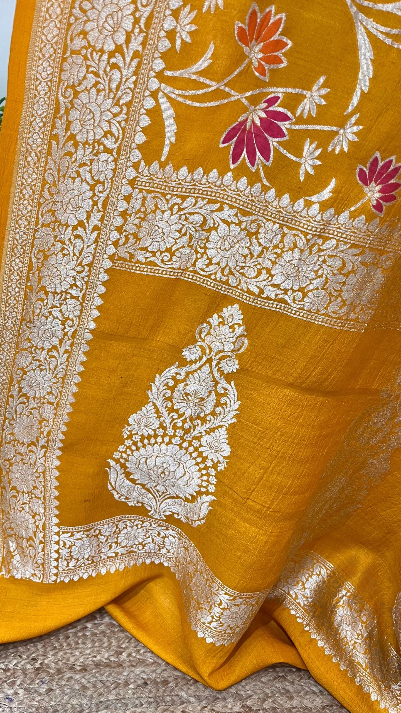 Khaddi Georgette Handloom Banarasi Saree - Jaal with Meenakari