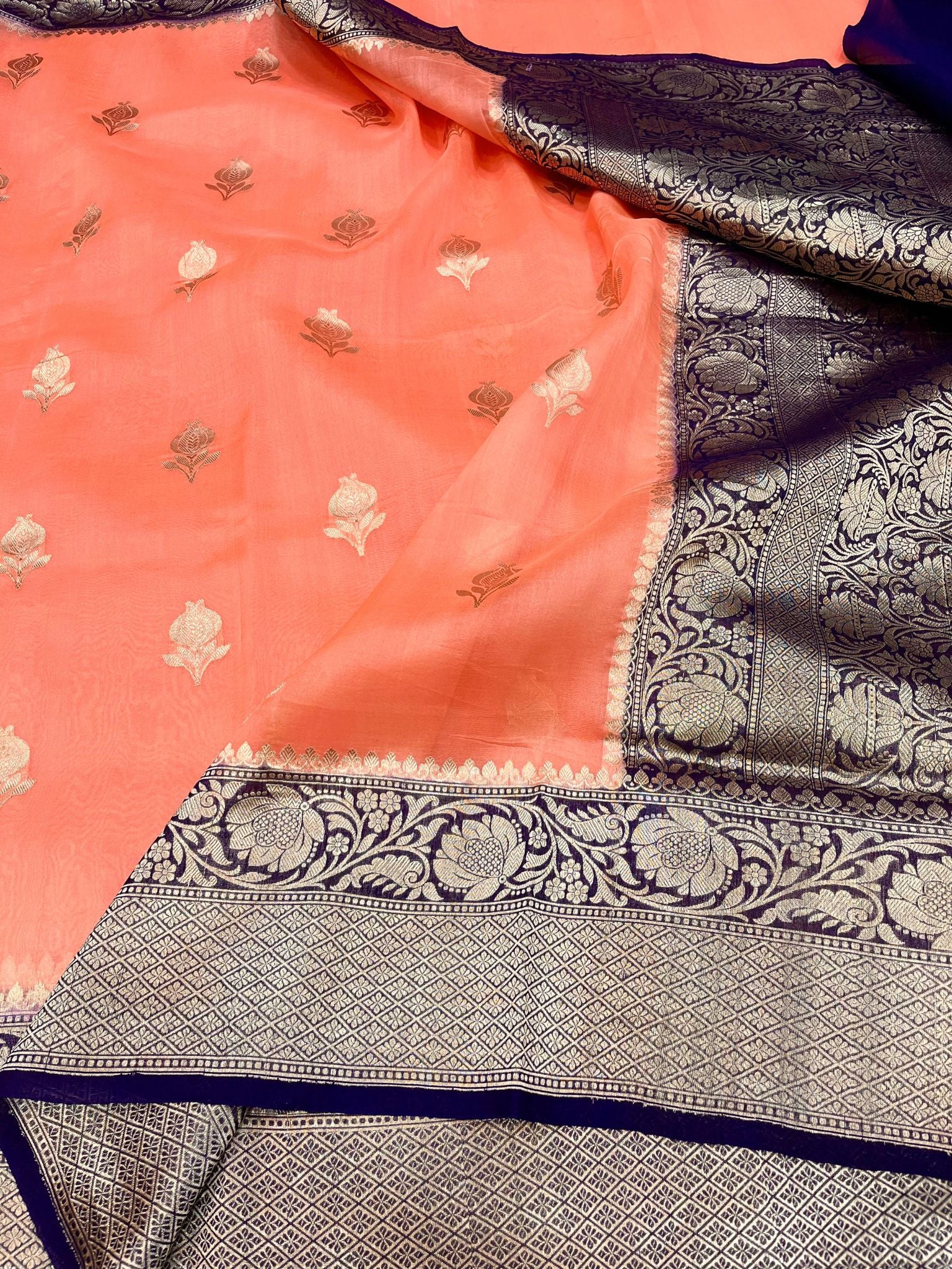Pure Kora Silk Handloom Banarasi Saree - With Kadhua motifs