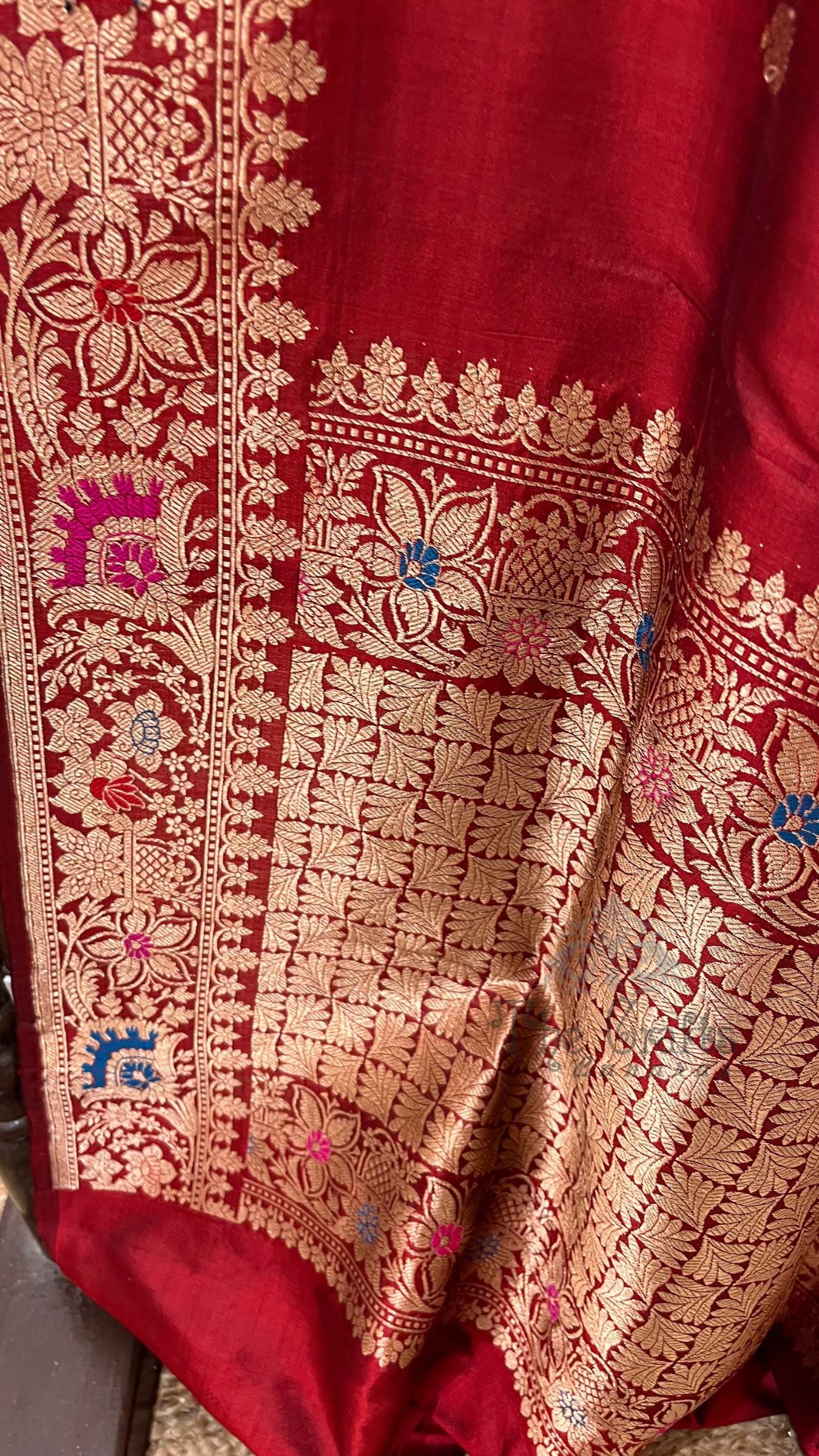 Pure Katan Silk Handloom Banarasi Saree - with kadhua motifs