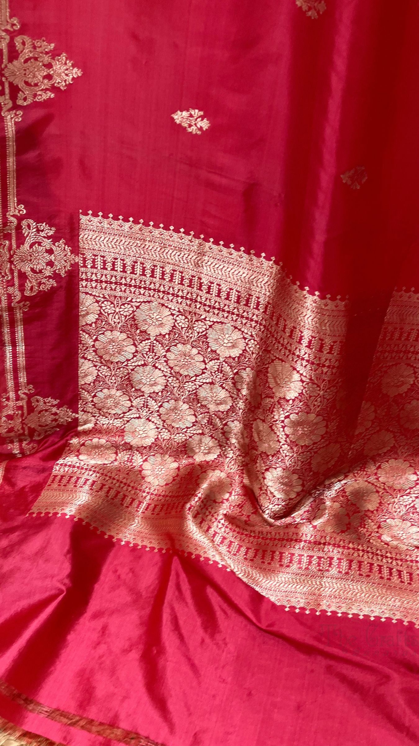 Pure Katan Silk Handloom Banarasi Saree - with kadhua motifs