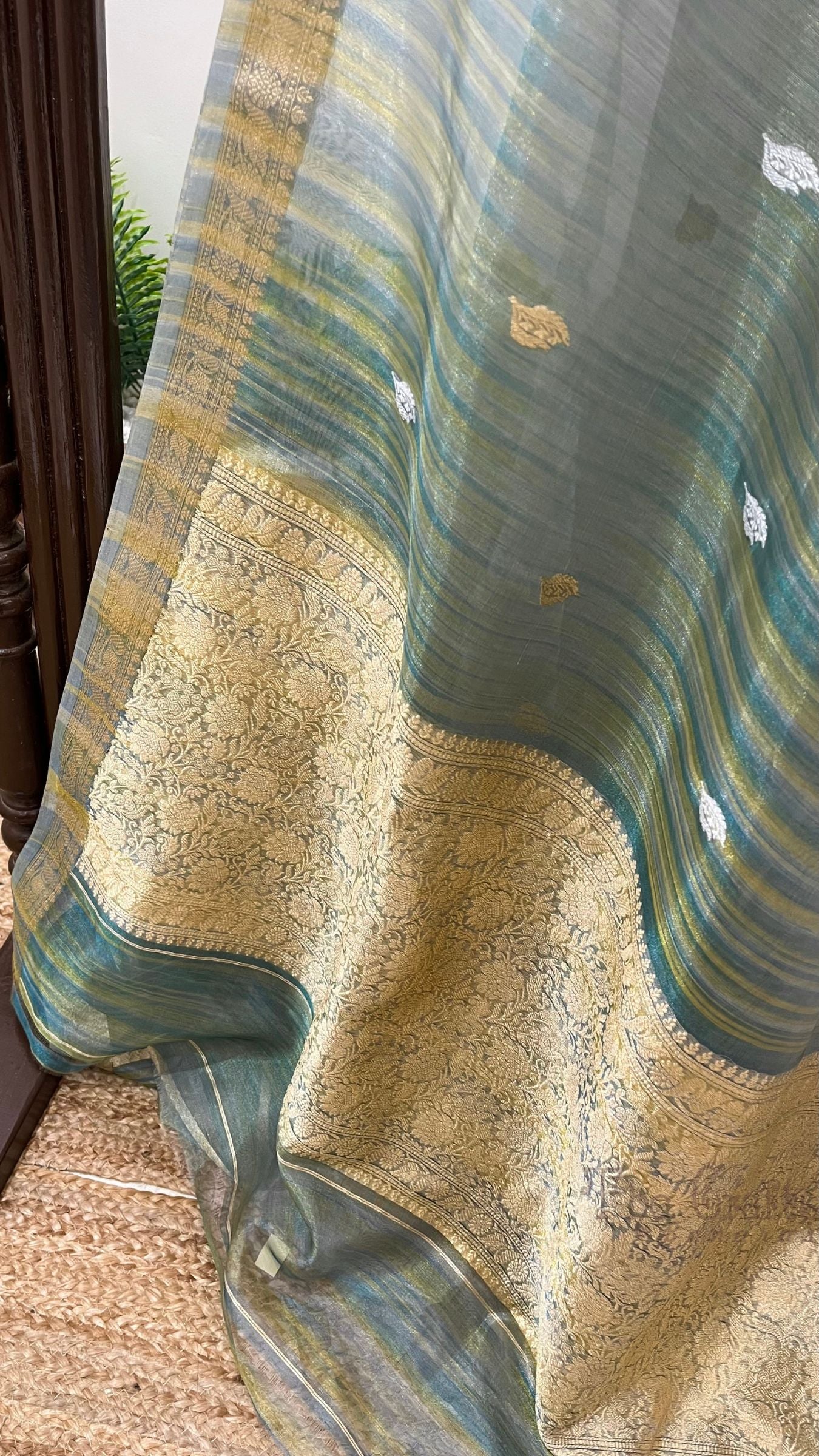 Pure Tissue Silk Handloom Banarasi Saree