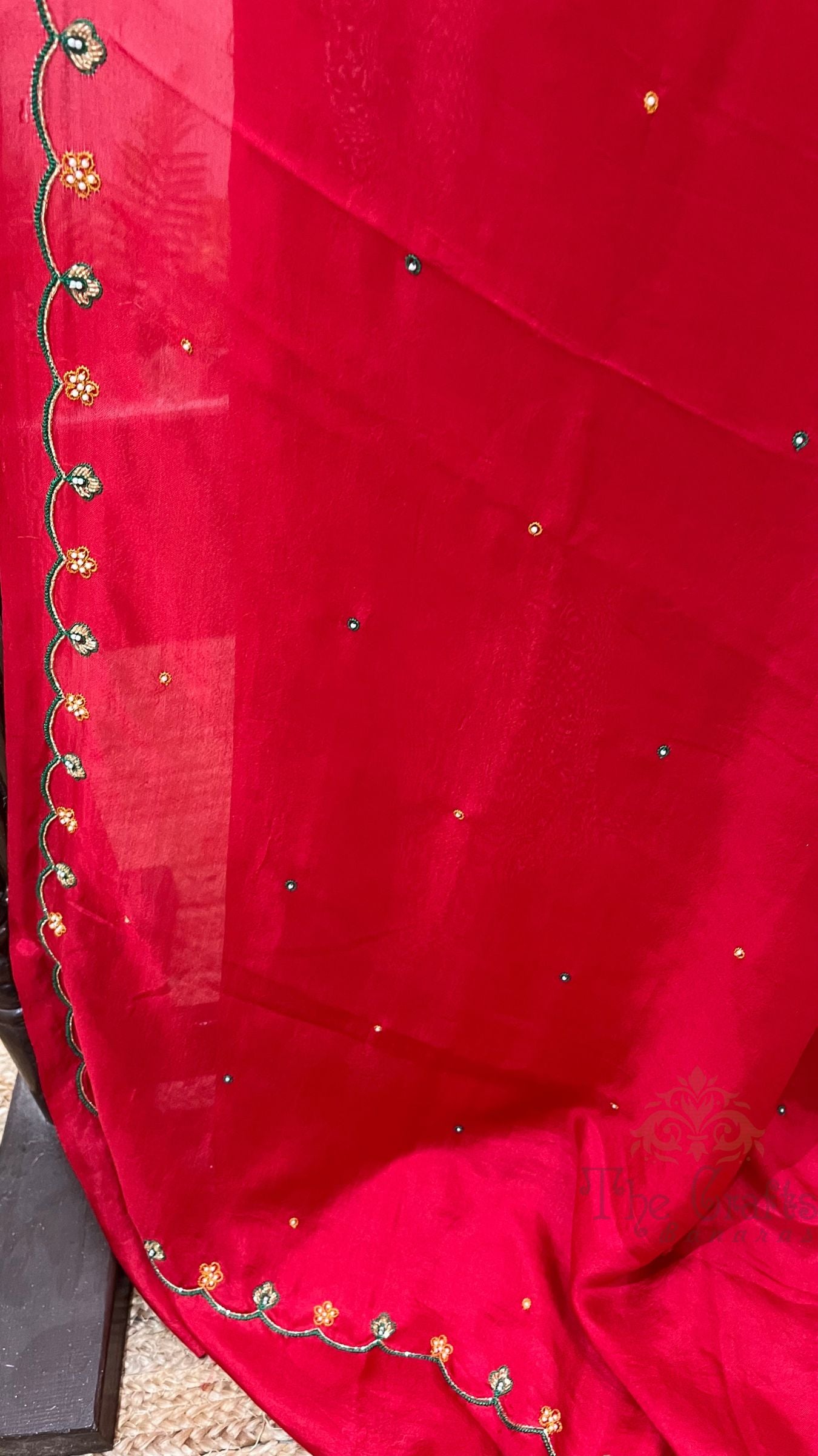 Pure Crepe Silk Handloom Banarasi Saree - handwork motifs