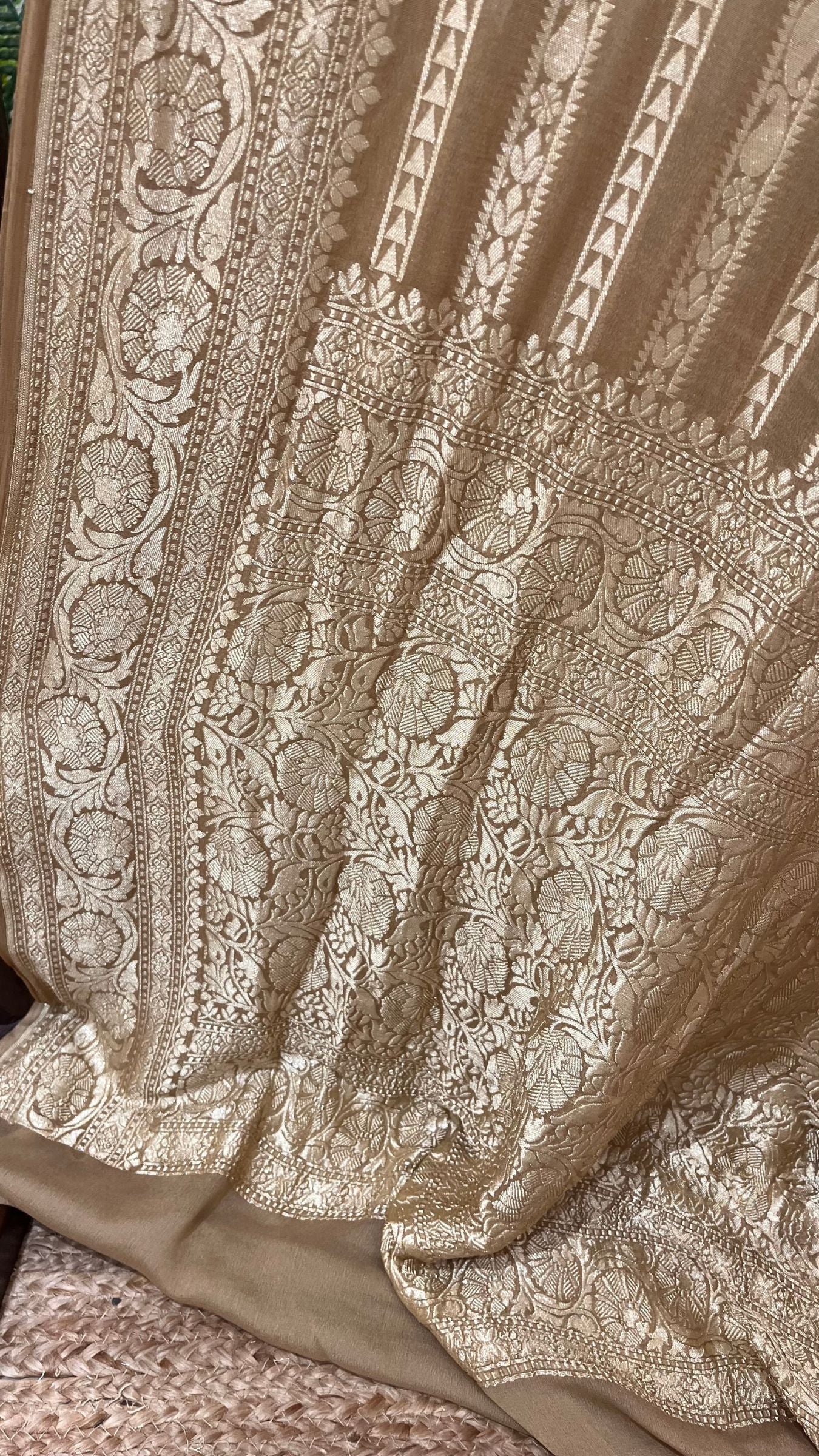Khaddi Georgette Handloom Banarasi Saree - Water Zari