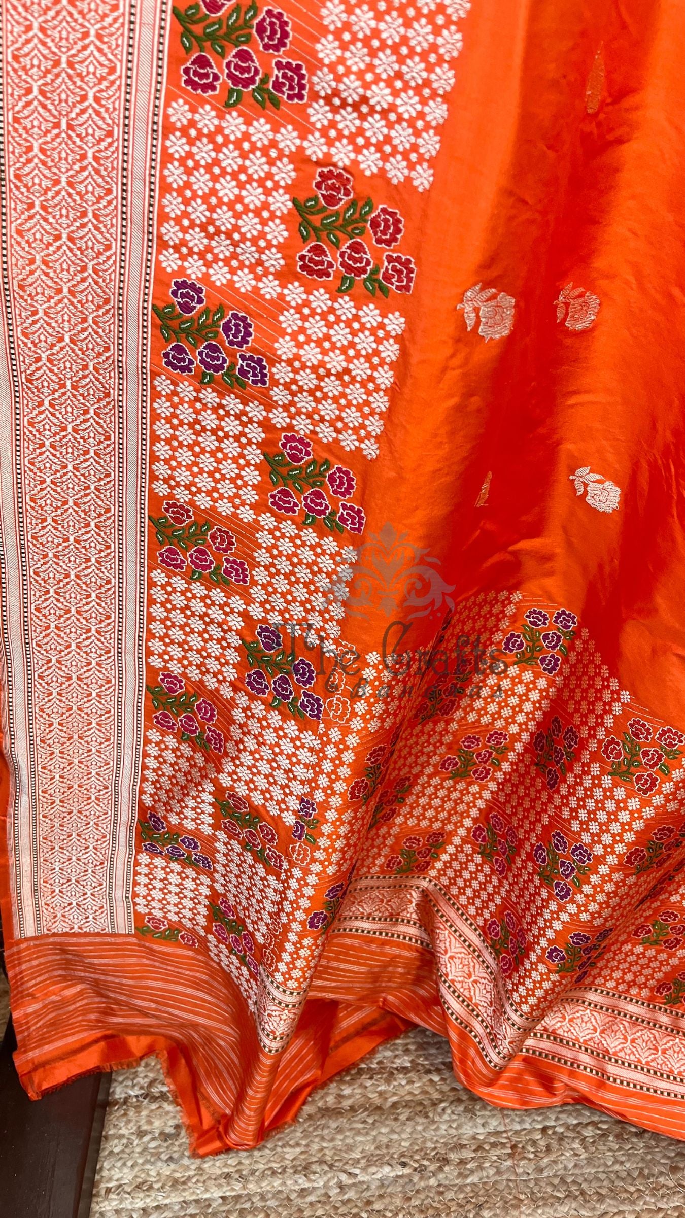 Pure Katan Silk Handloom Banarasi Saree - with kadhua meenakari motifs