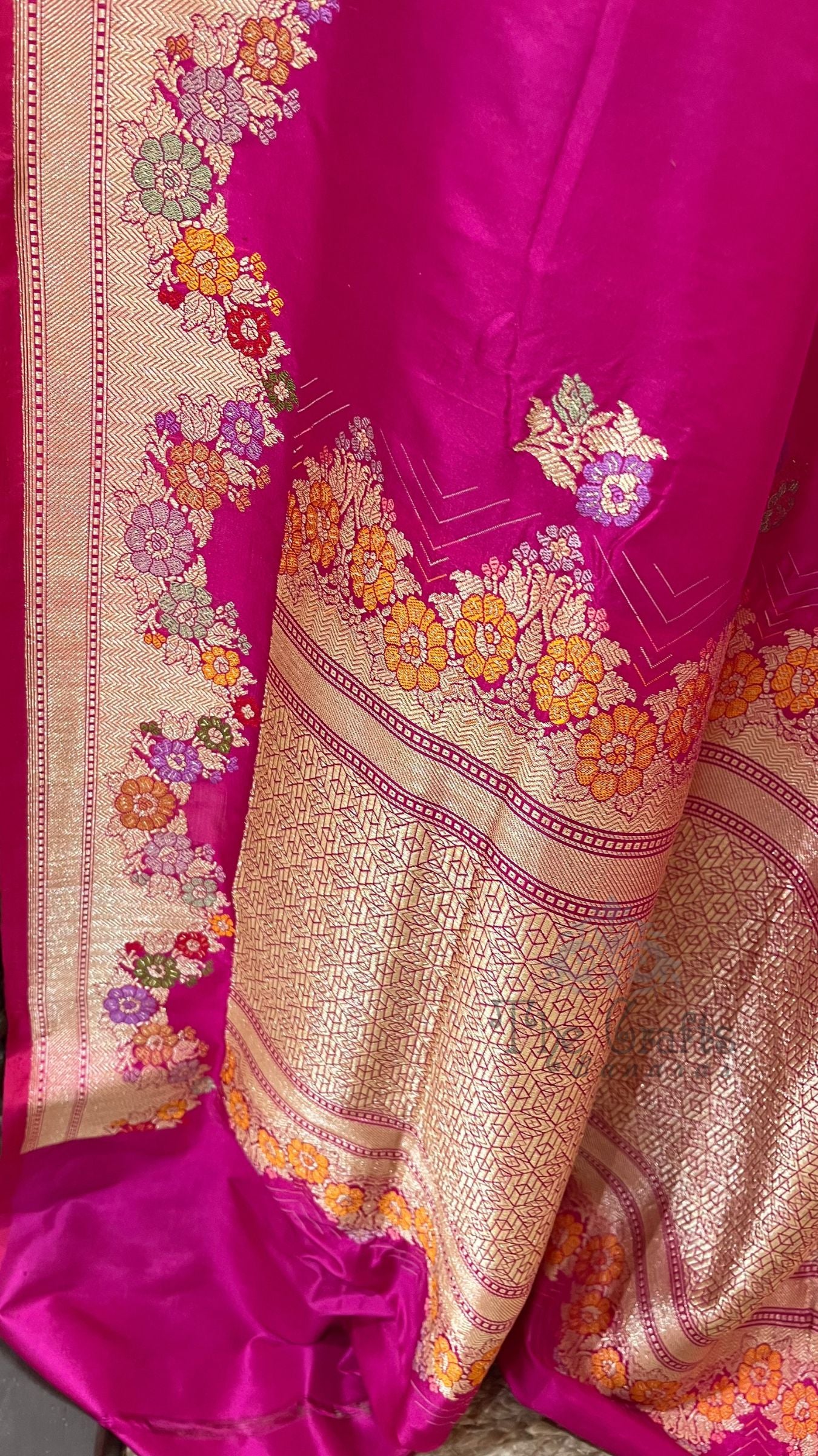 Pure Katan Silk Handloom Banarasi Saree - with kadhua meenakari motifs
