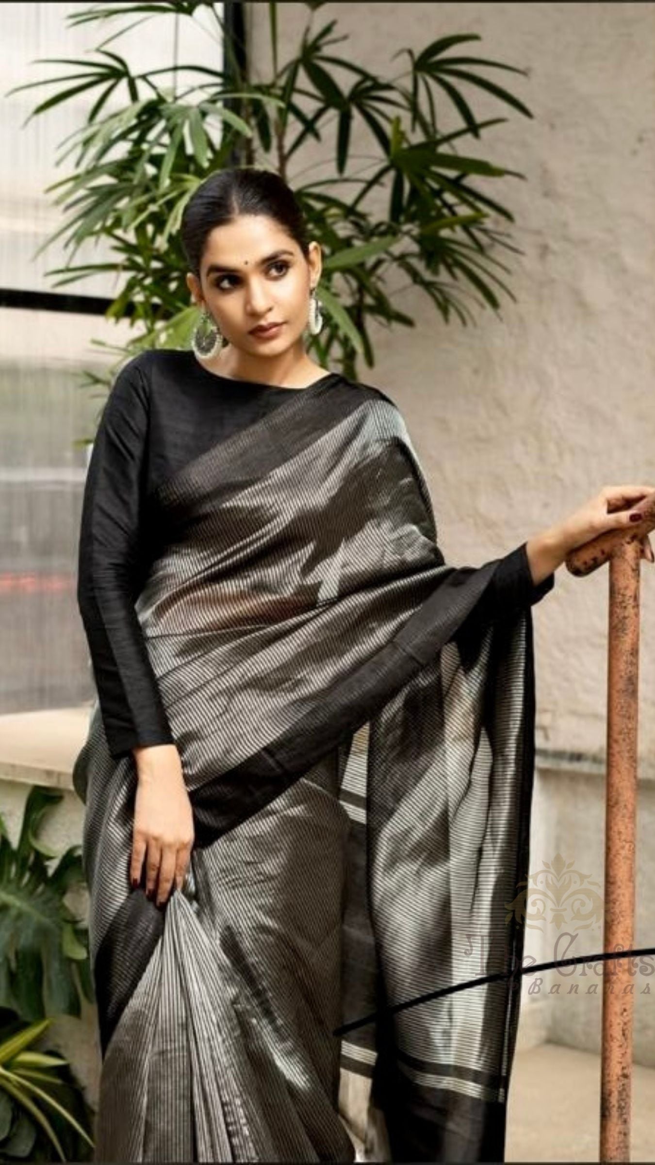 Pure Tissue Silk Handloom Banarasi Saree - with Satin Border