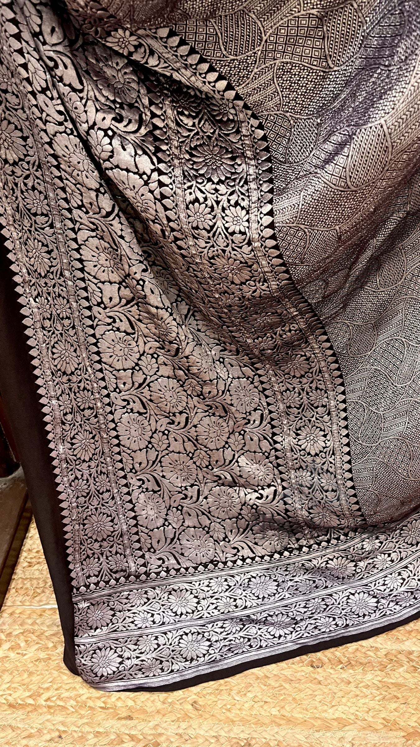 Khaddi Georgette Handloom Banarasi Saree - Tanchui Brocade