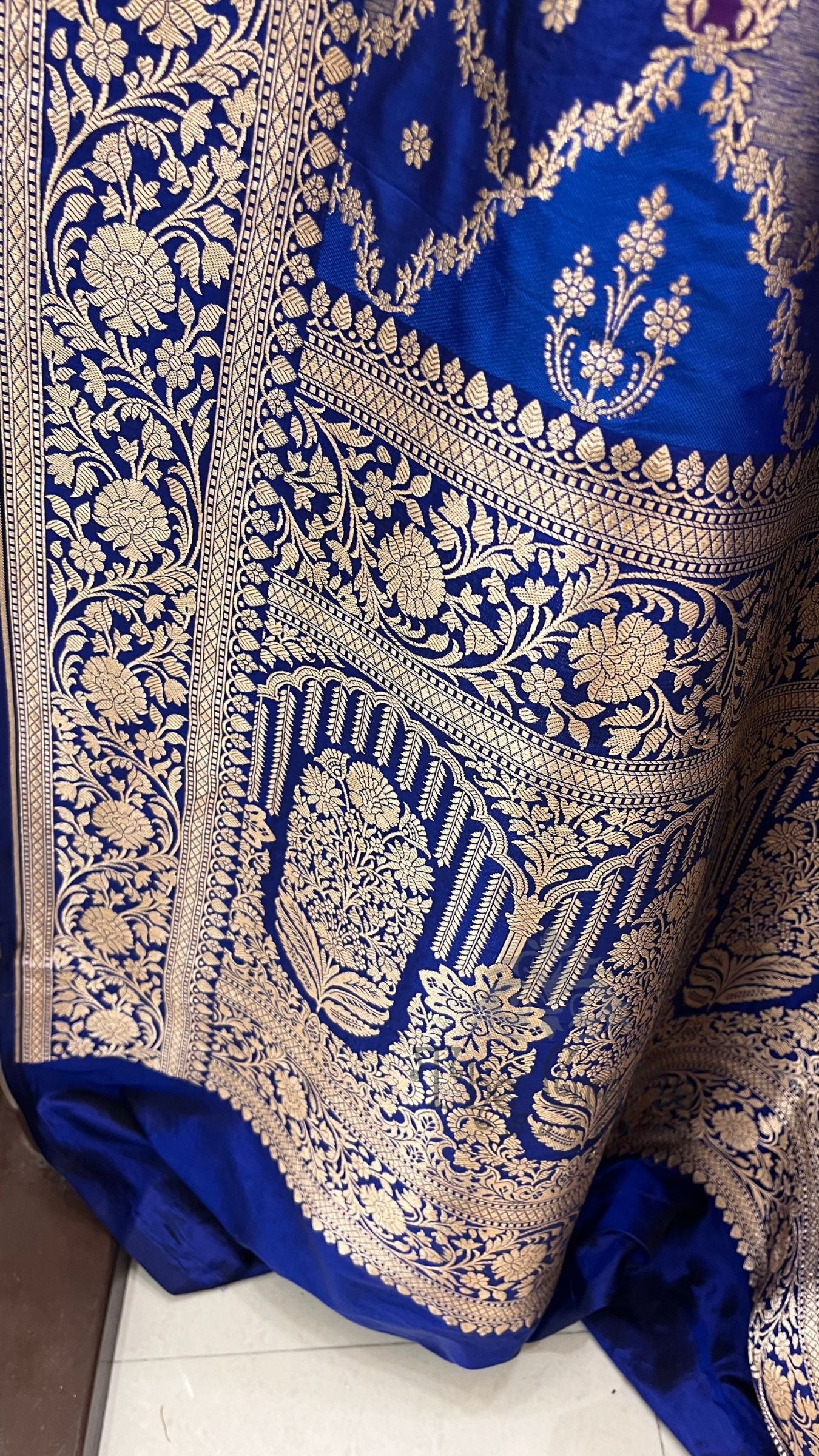 Rangkat Pure Katan Silk Handloom Banarasi Saree - Jaal Work With Meenakari