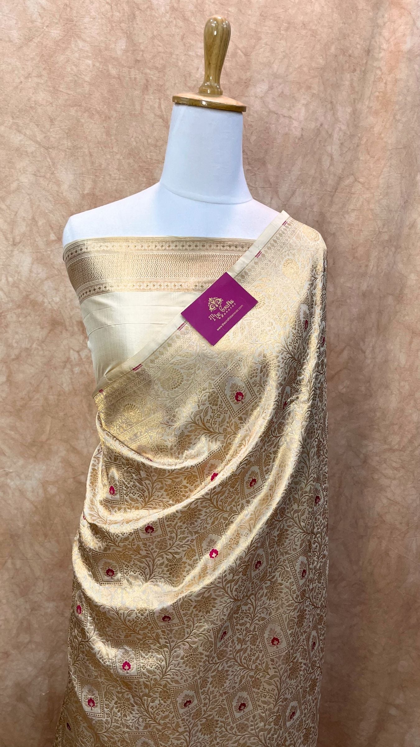 Pure Katan Silk Handloom Banarasi Saree - Tanchui Brocade Meena