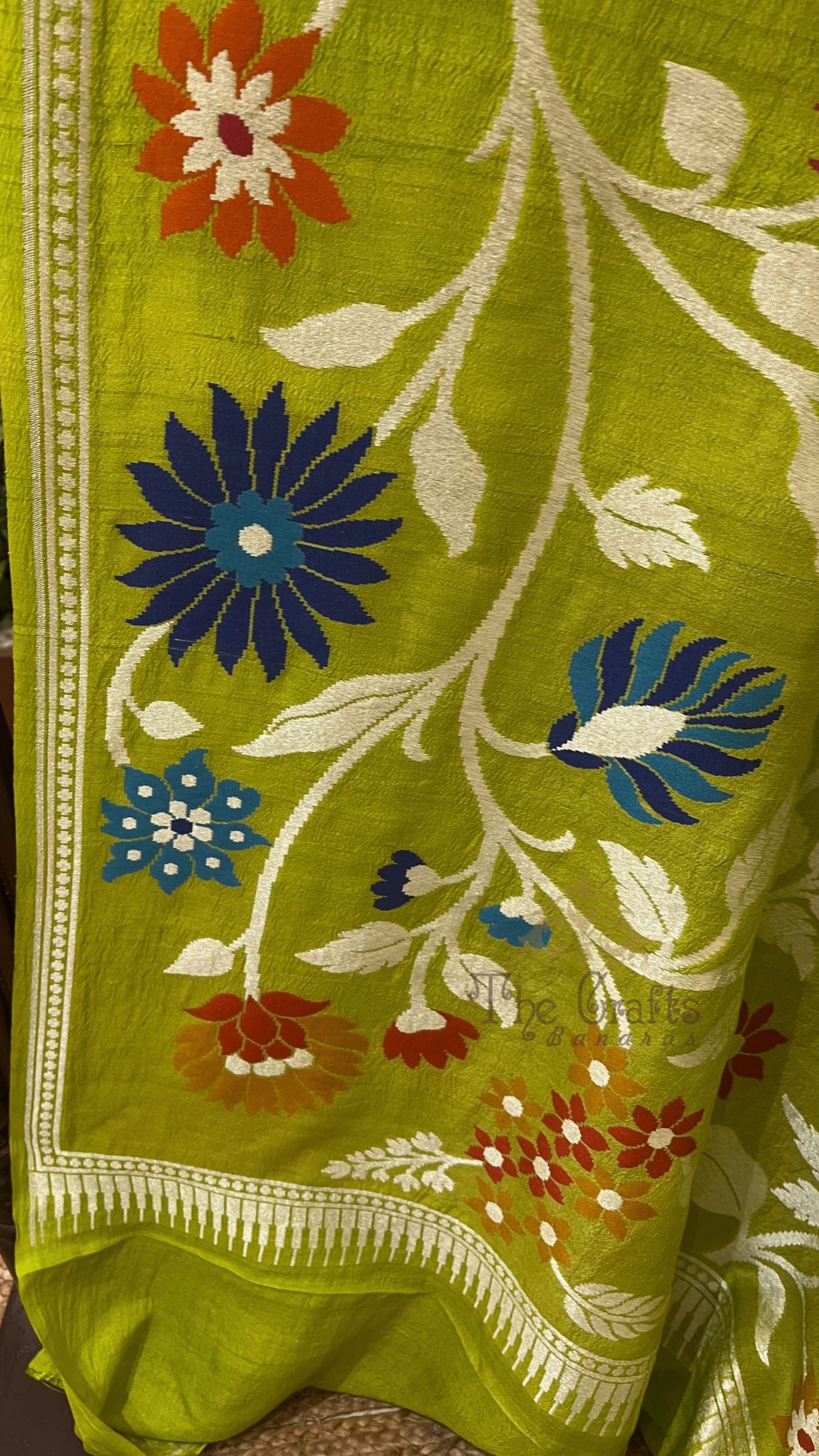 Tussar Georgette Handloom Banarasi Saree - Jaal with Tilfi Meenakari