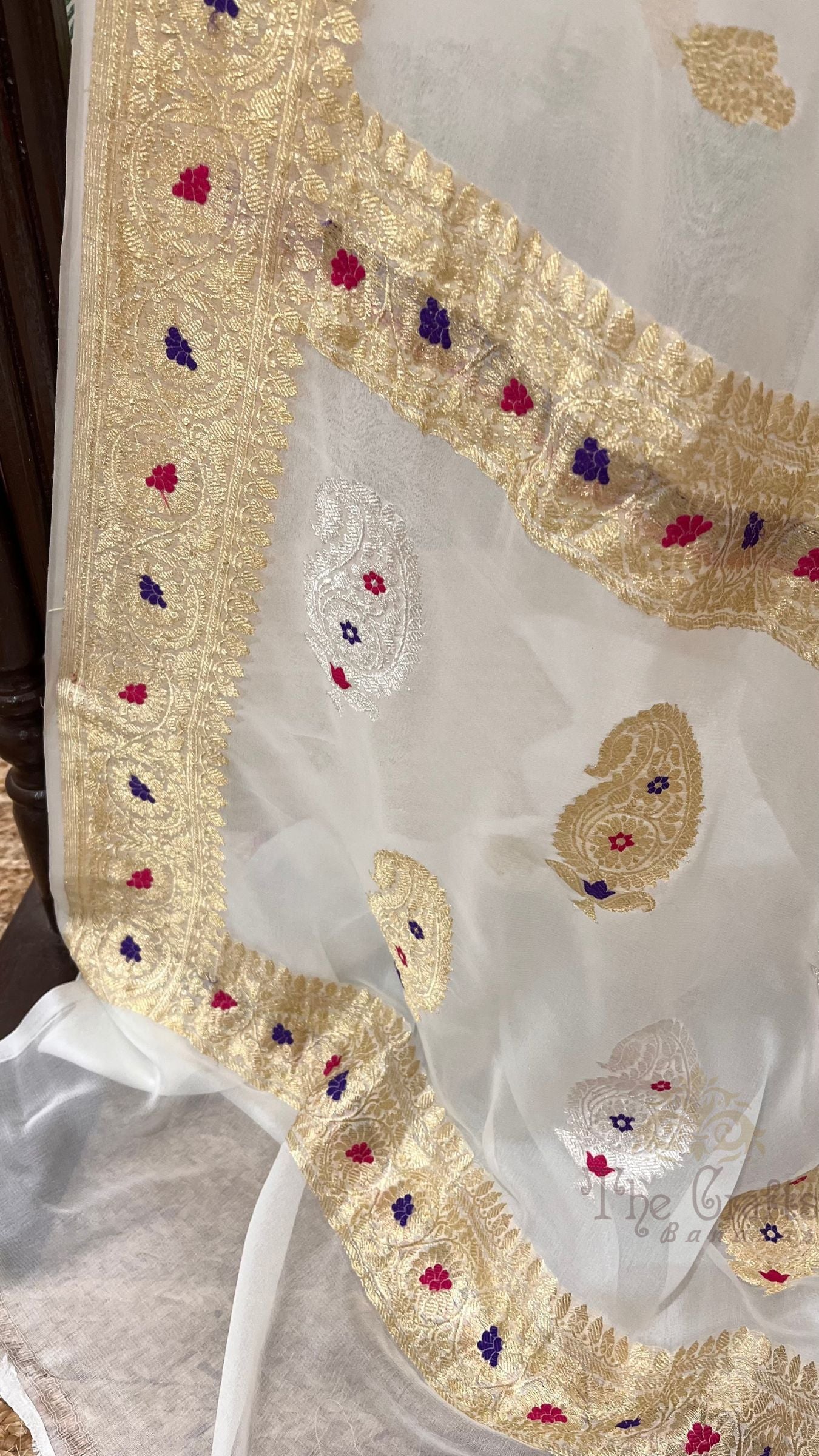 Tissue Georgette Handloom Banarasi Saree - with kadhua Meenakari Motifs