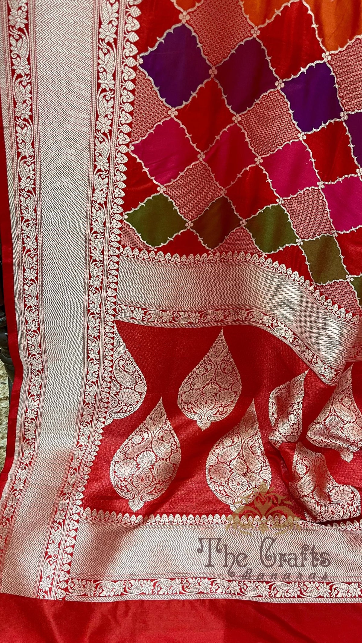 Rangkat Pure Katan Silk Handloom Banarasi Saree - Jaal Work