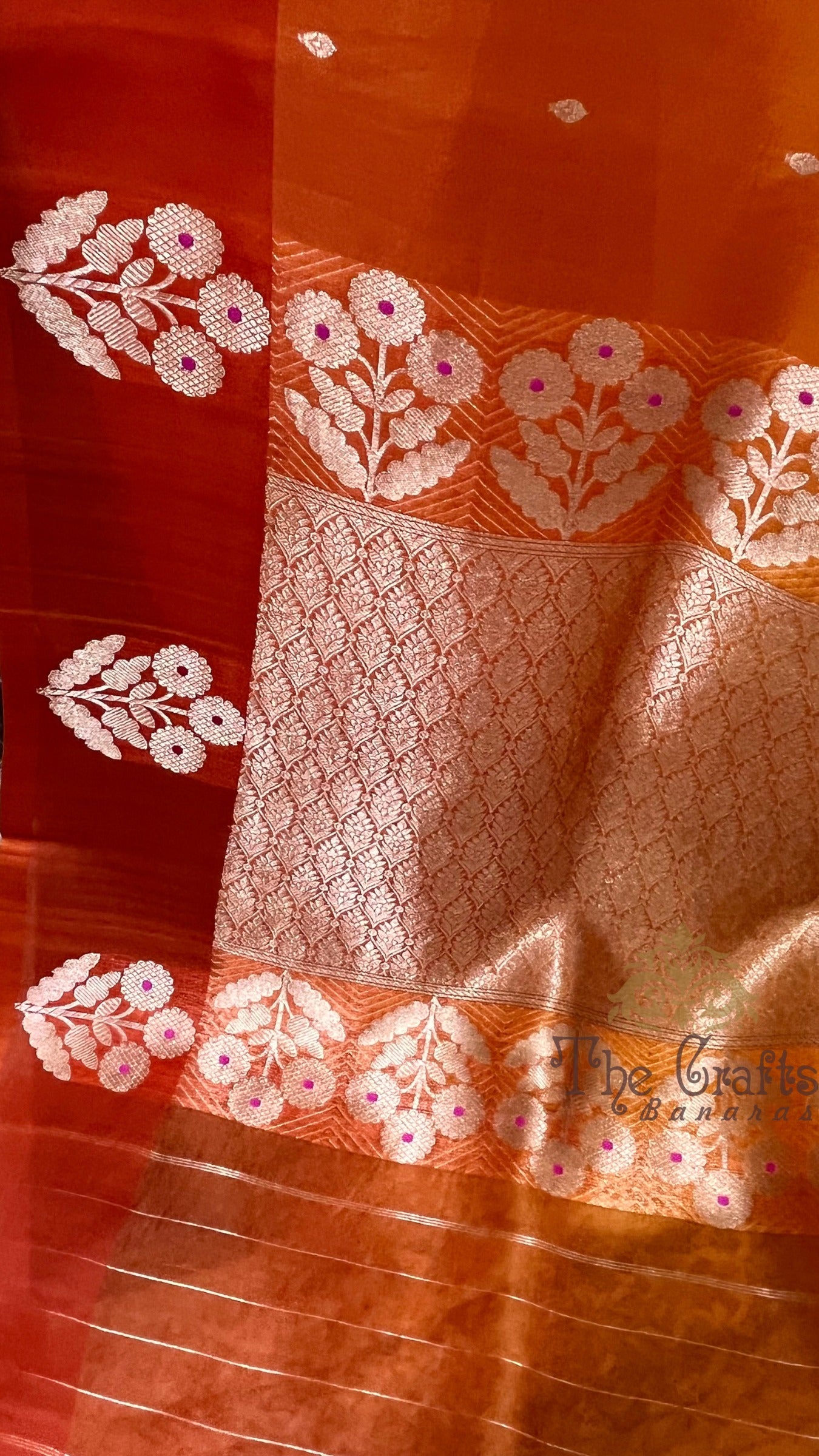 Pure Kora Silk Handloom Banarasi Saree - With Kadhua motifs
