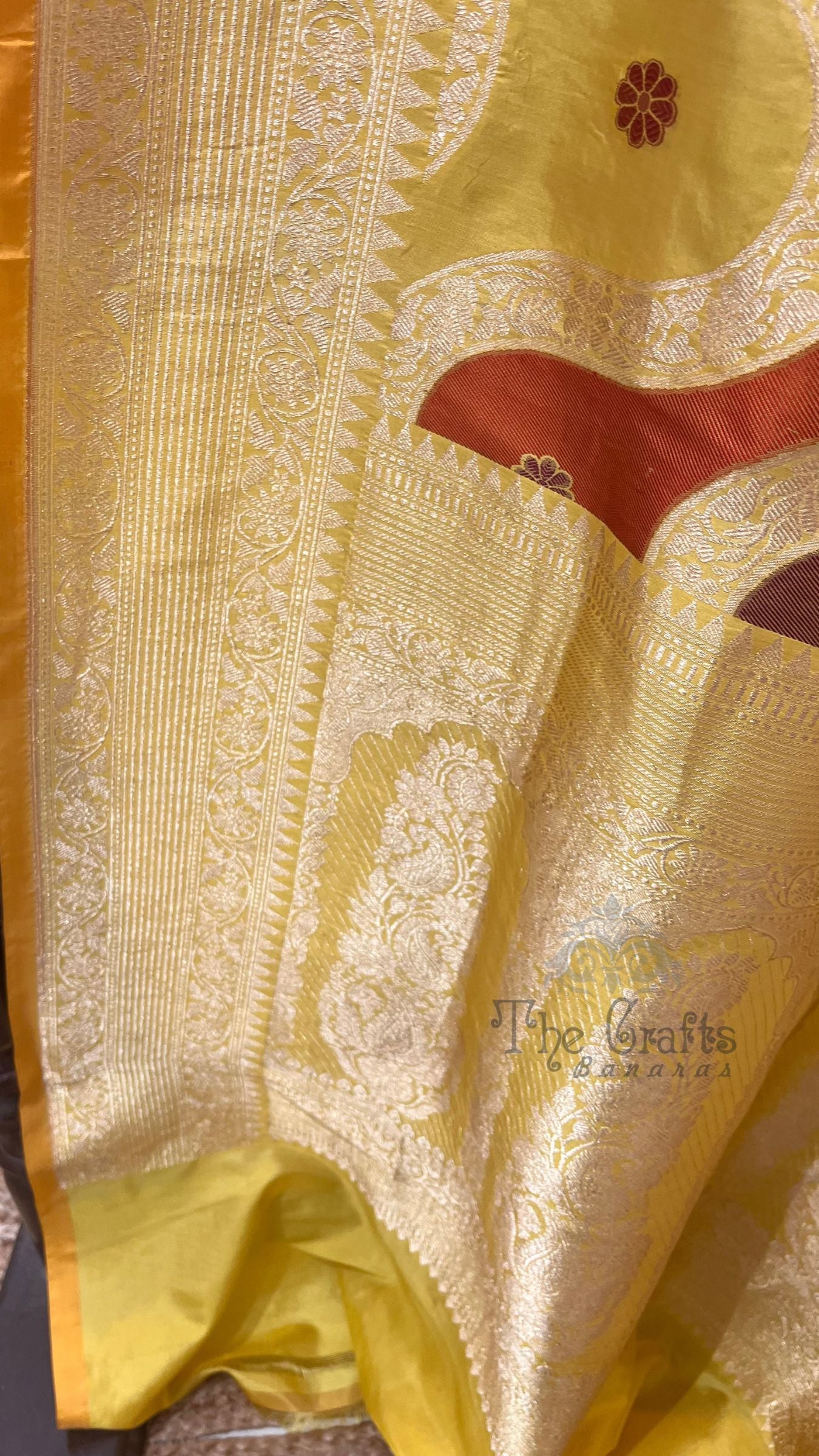 Rangkat Pure Katan Silk Handloom Banarasi Saree - Jaal Work With Meenakari