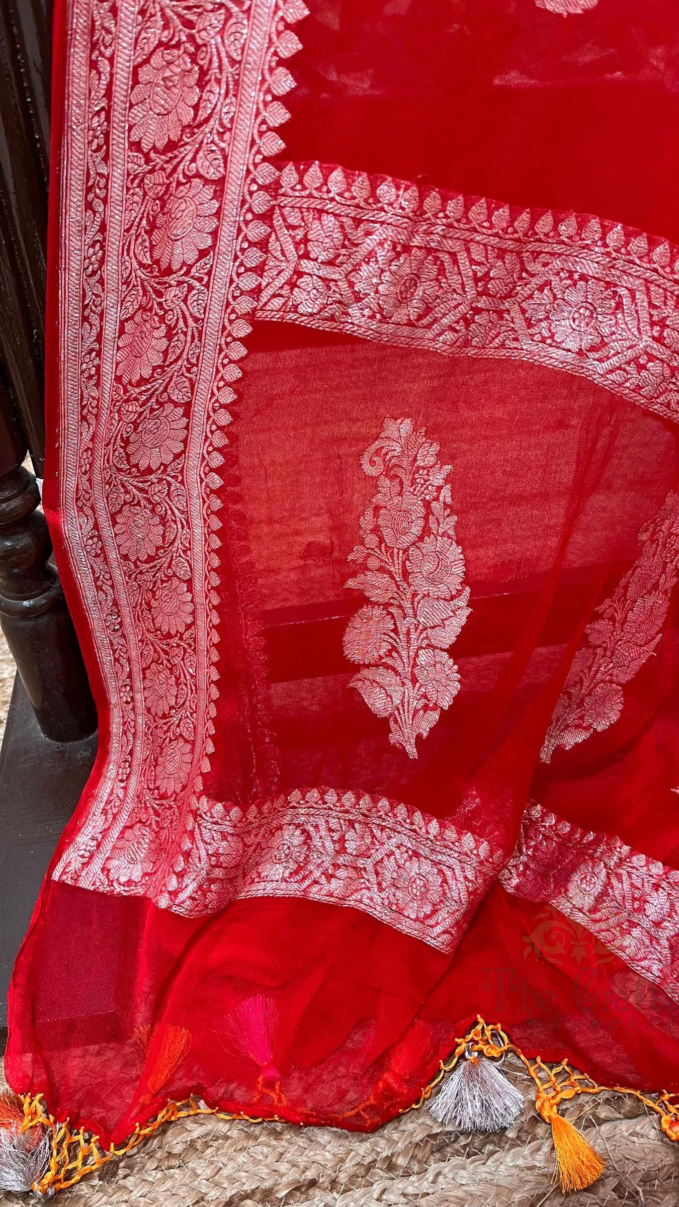 Pure Georgette Handloom Banarasi Saree - Silver Zari