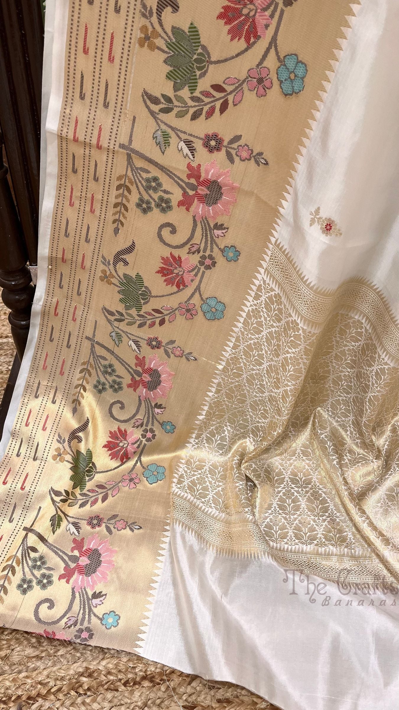 Pure Mango Silk Handloom Banarasi Saree - with Paithani Border