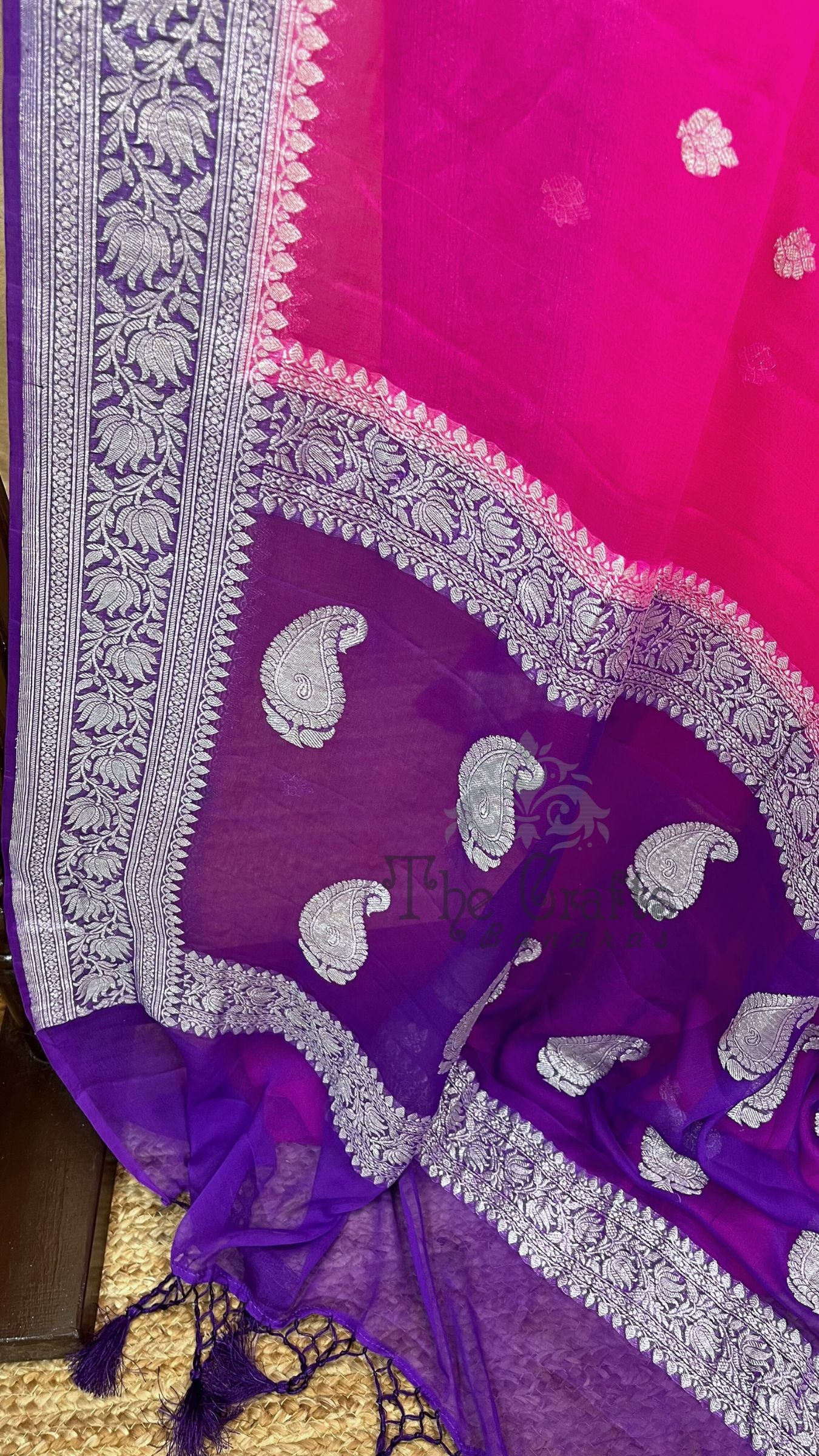 Pure Georgette Handloom Banarasi Saree - Silver Zari