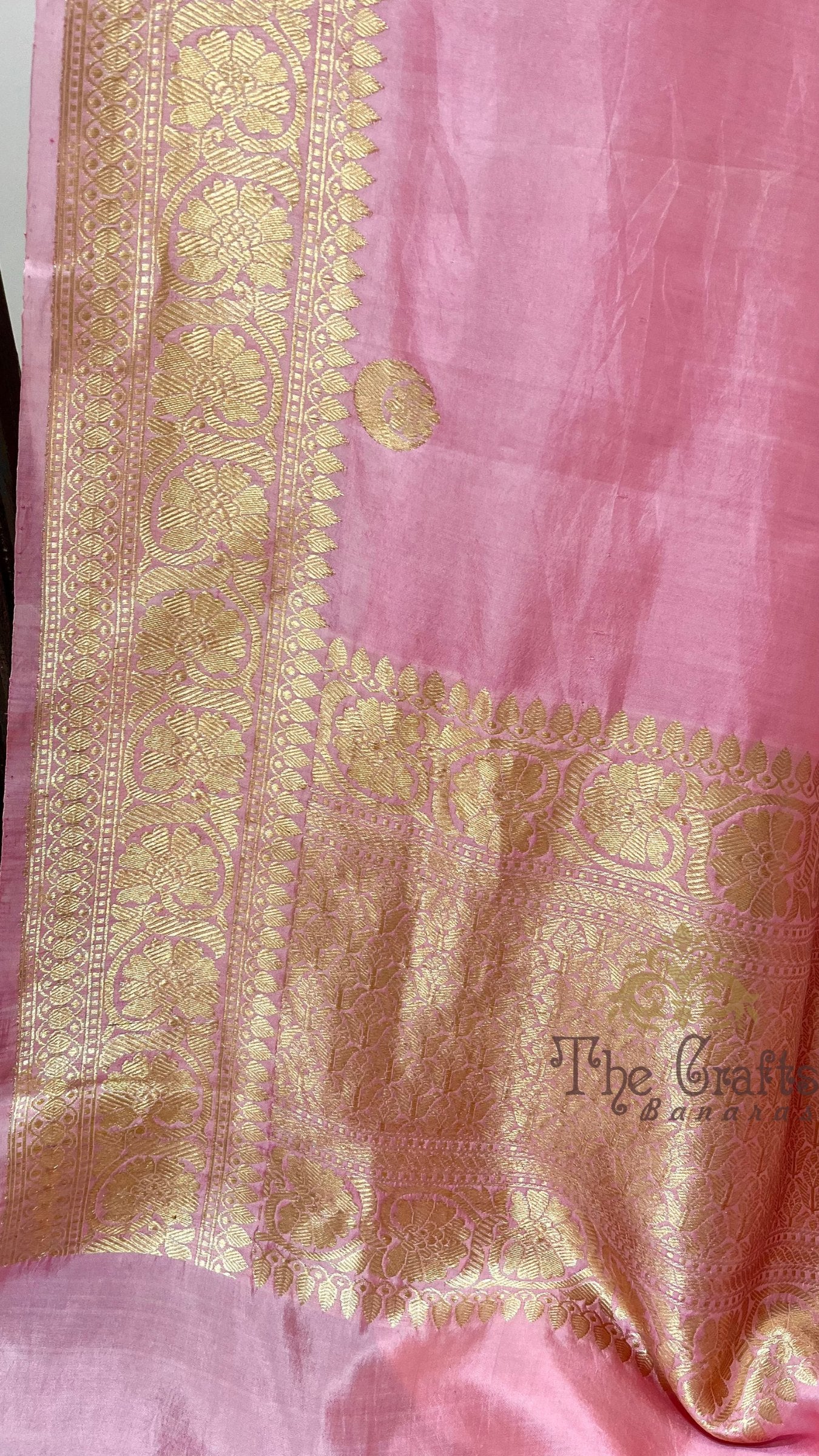 Pure Katan Silk Handloom Banarasi Saree - With Kadhua Motifs