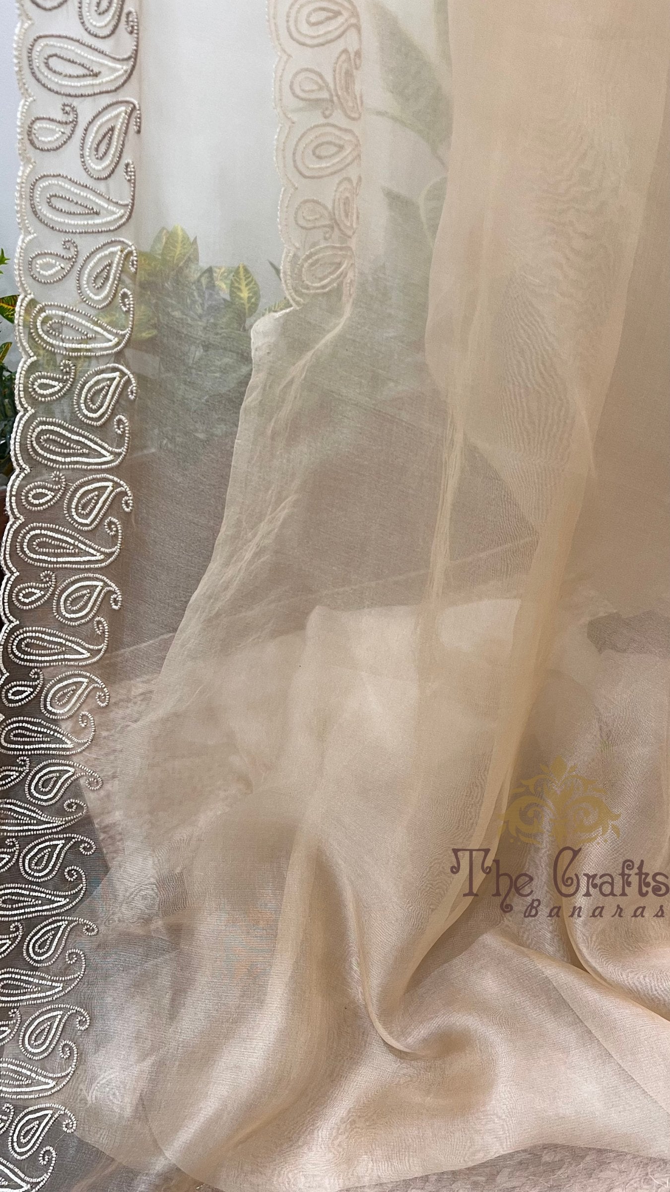 Pure Kora Organza Silk Banarasi Saree - Zardozi Kairi Scallop Border