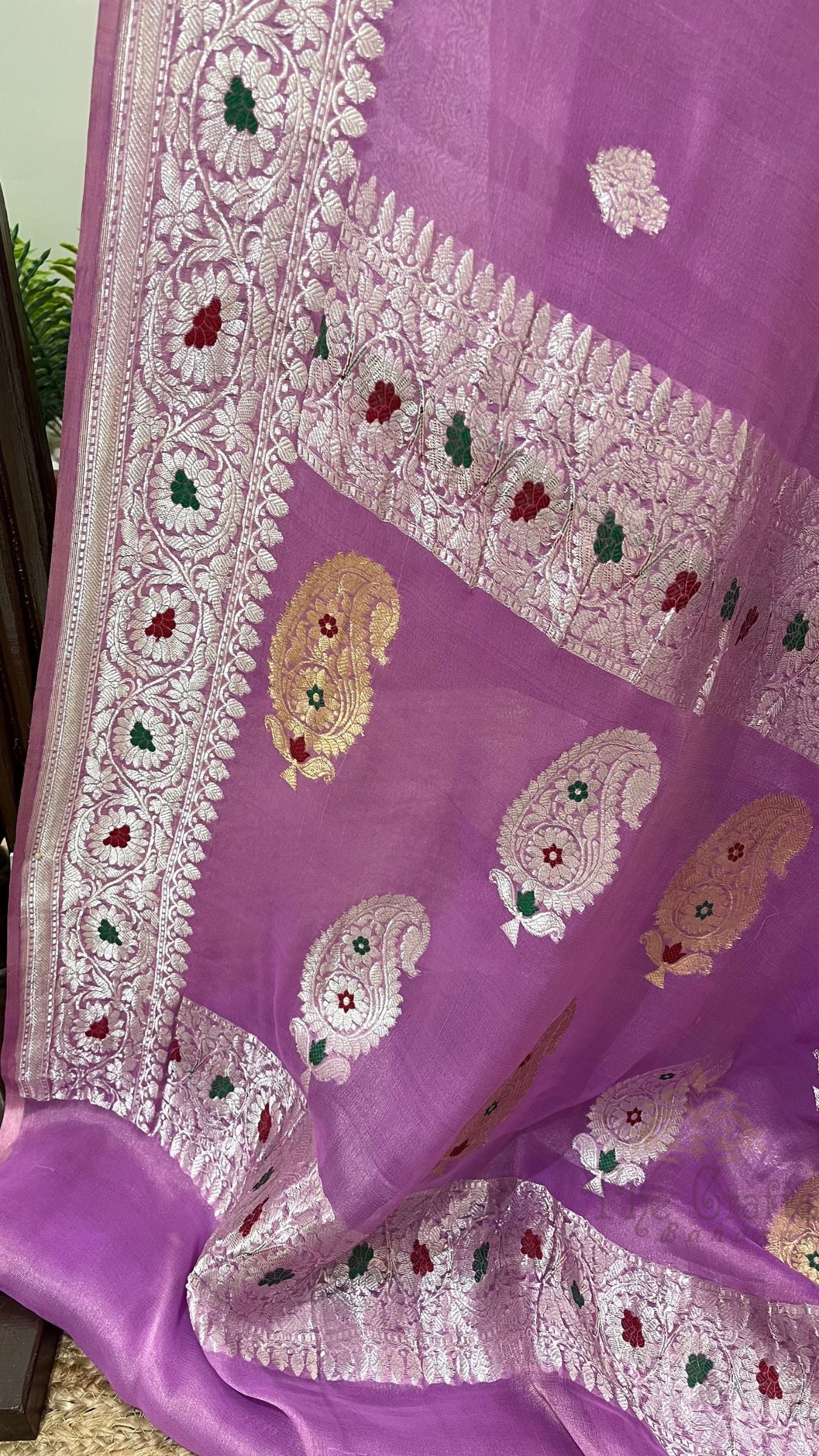 Tissue Georgette Handloom Banarasi Saree - with kadhua Meenakari Motifs