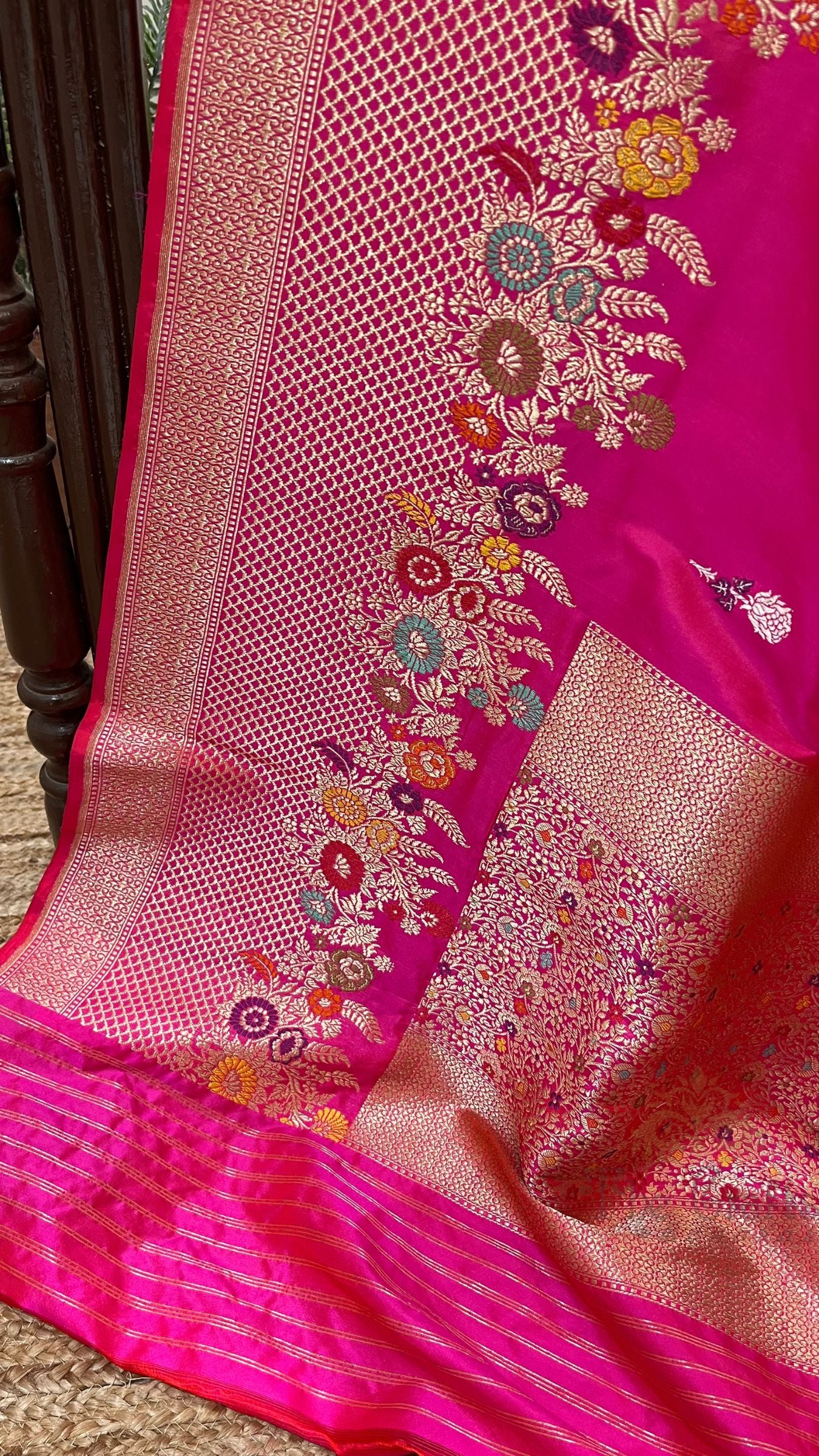 Pure Katan Silk Handloom Banarasi Saree - with kadhua meenakari motifs