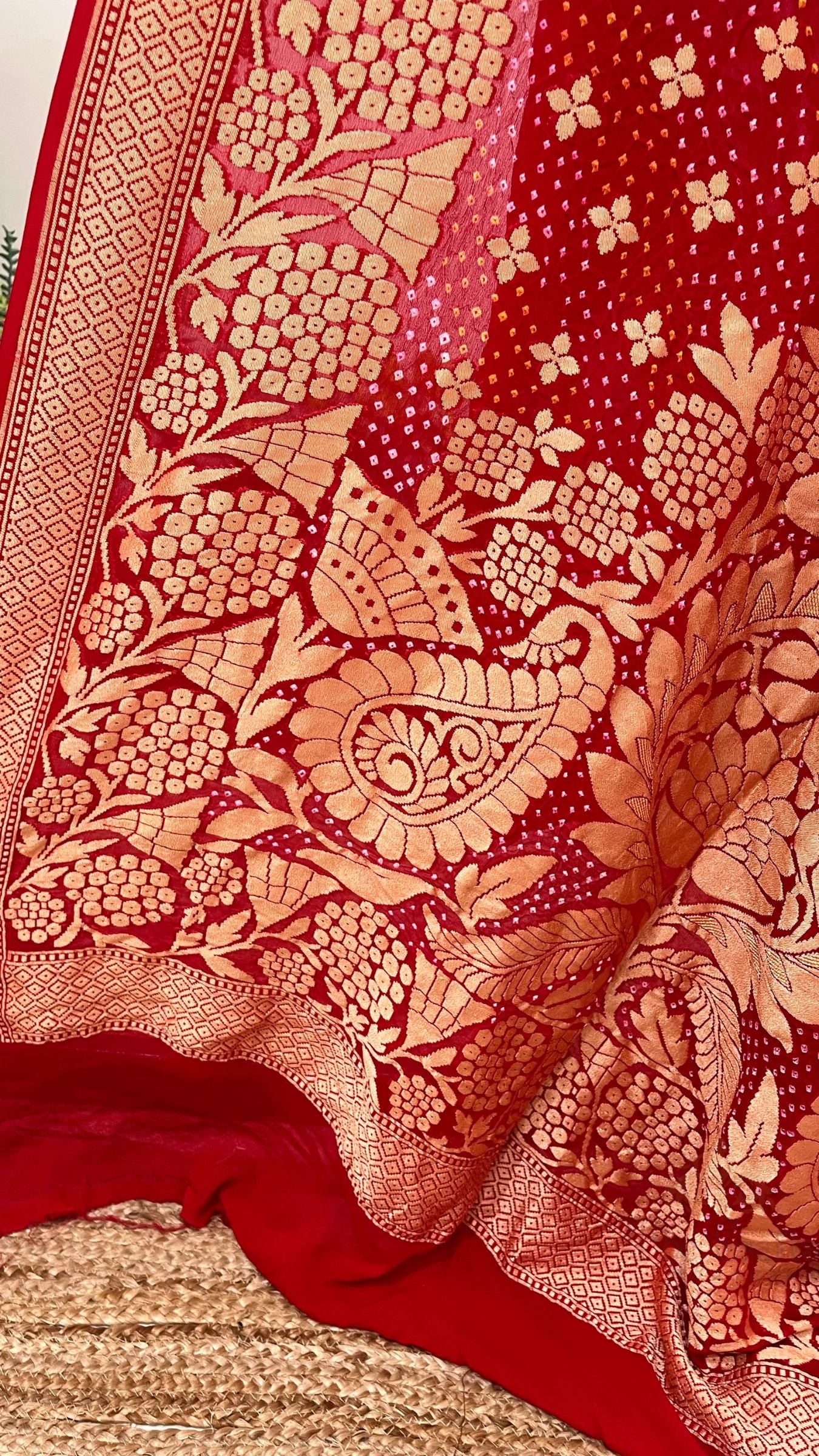 Khaddi Georgette Banarasi Handloom Bandhej Dupatta