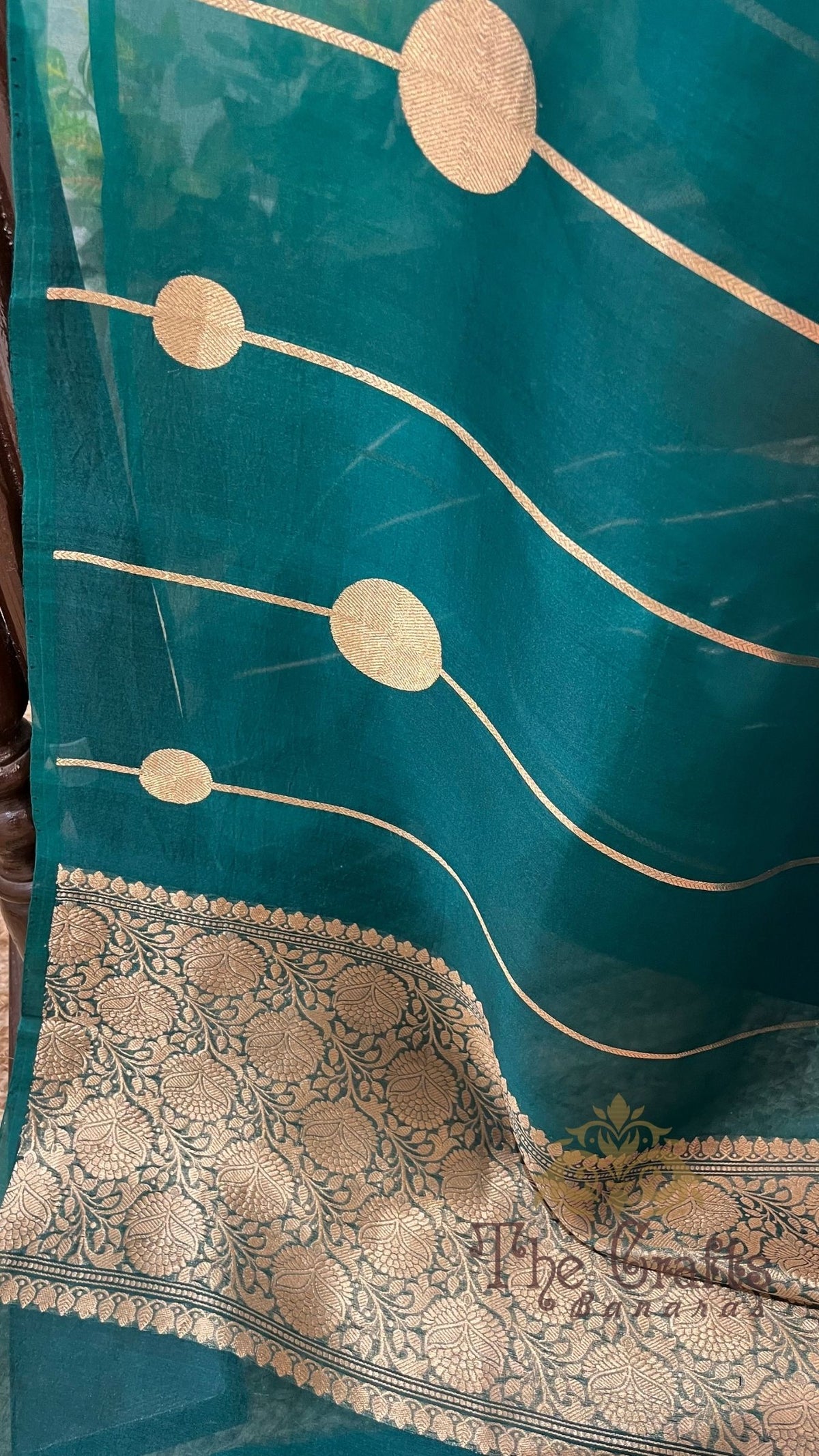 Pure Kora Silk Handloom Banarasi Saree - with kadhua motifs