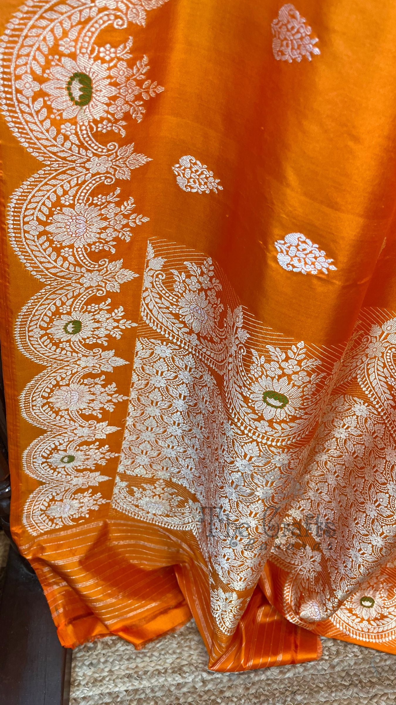 Pure Katan Silk Handloom Banarasi Saree - with kadhua meenakari motifs