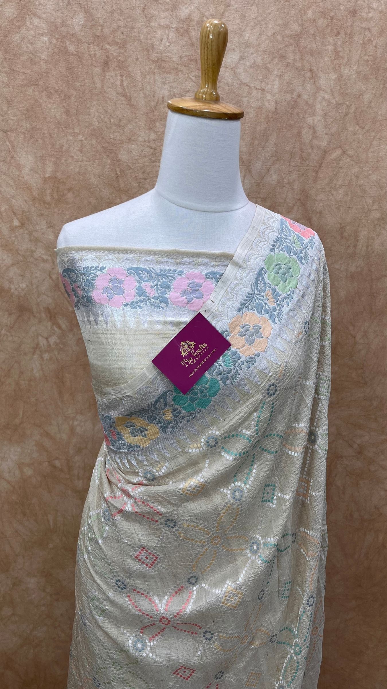 Tussar Georgette Handloom Banarasi Saree - Meenakari