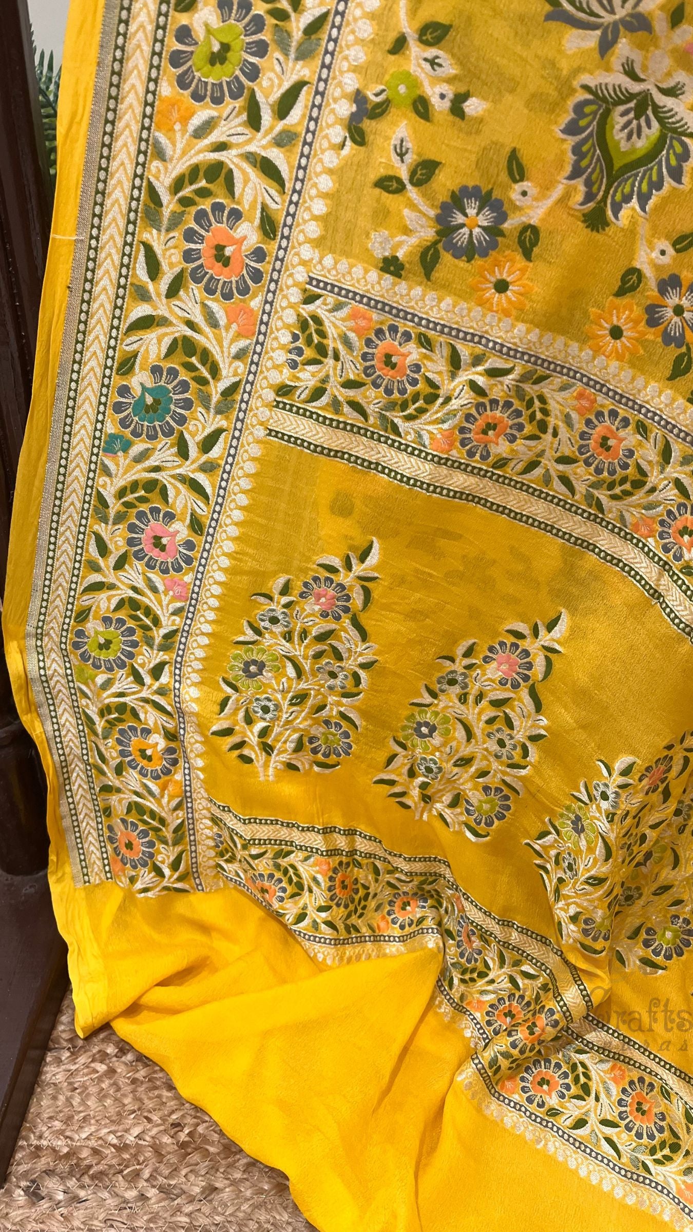 Pure Khaddi Georgette Handloom Banarasi Saree - Jaal with Meenakari