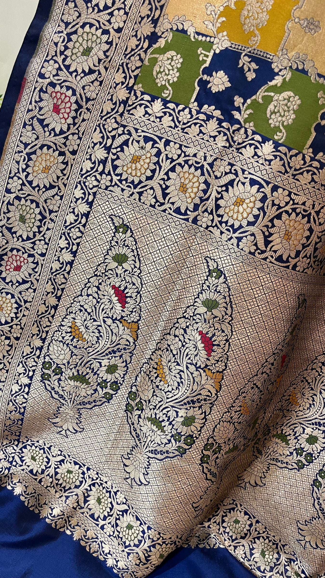 Rangkat Pure Katan Silk Handloom Banarasi Saree - Jaal with meenakari
