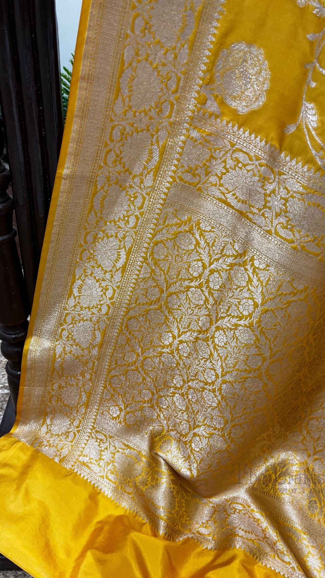 Pure Katan Silk Handloom Banarasi Saree - Jaal work