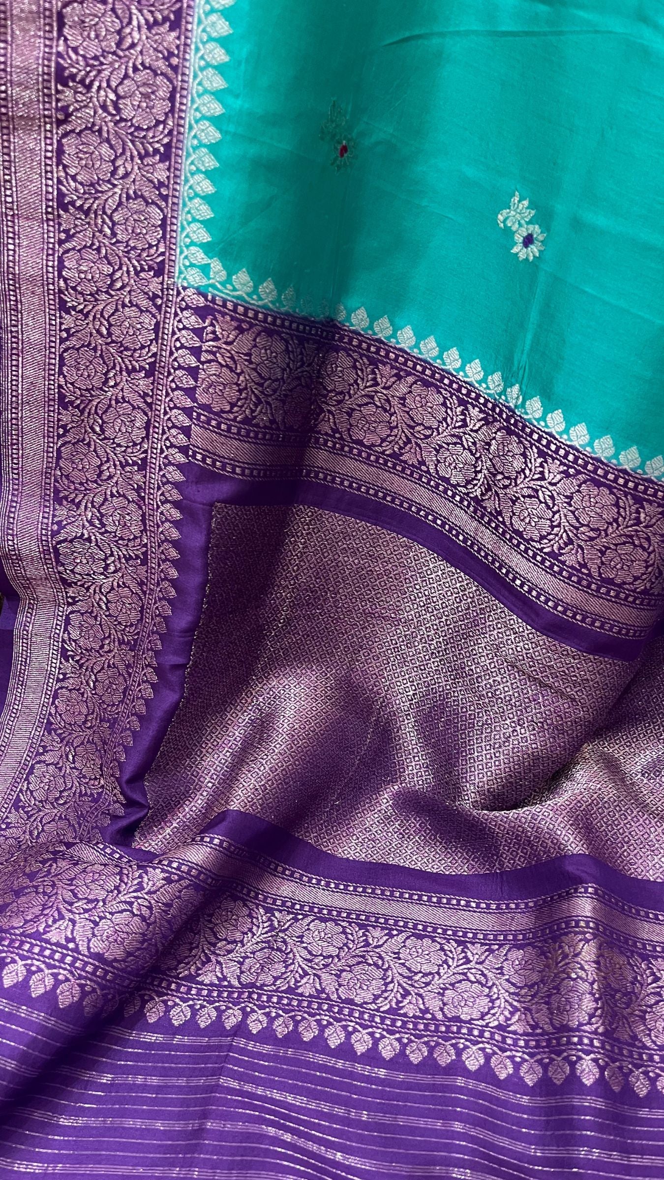 Pure Katan Silk Handloom Banarasi Saree - with Kadhua Meenakari Motifs