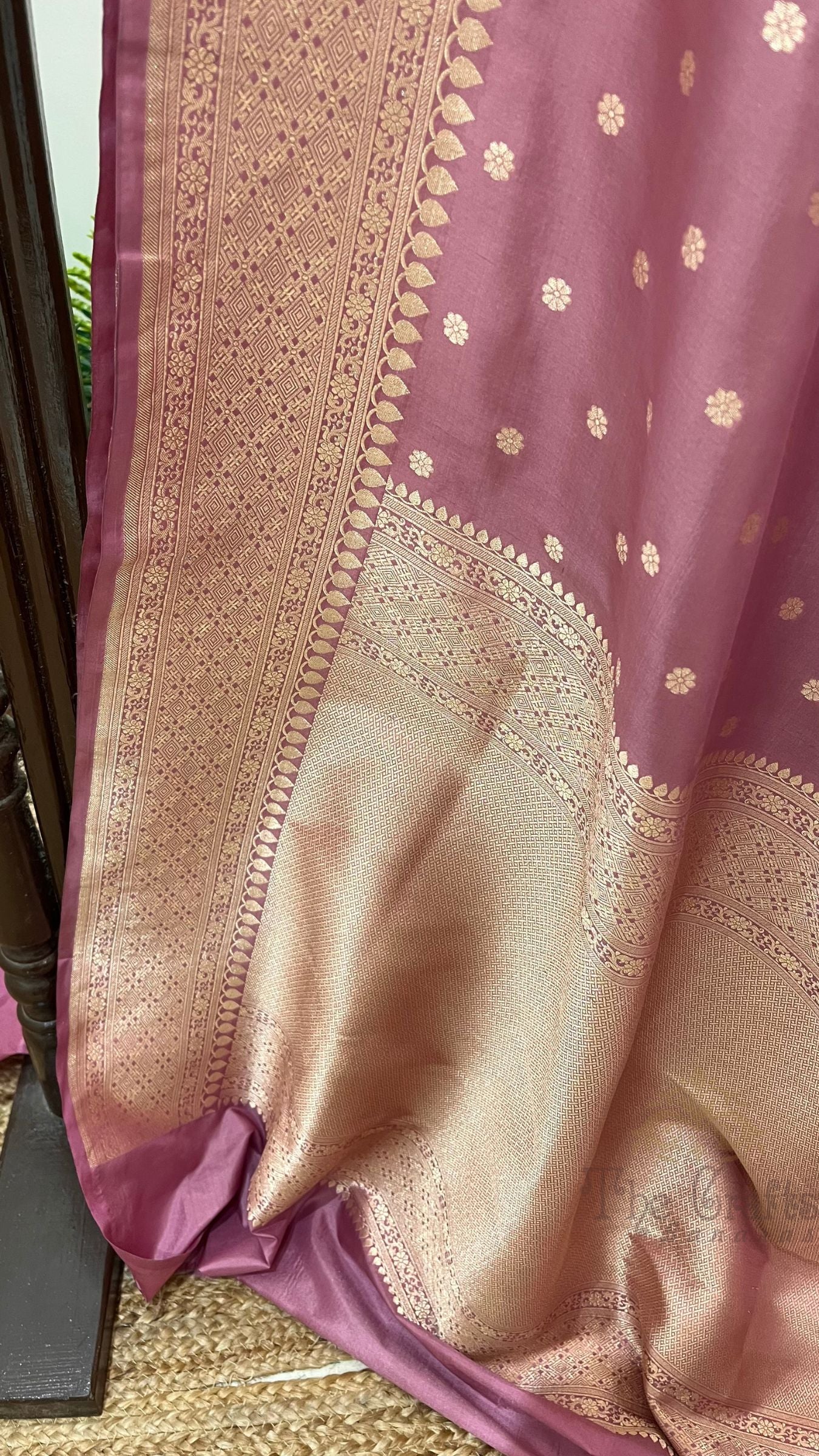 Pure Katan Silk Handloom Banarasi Saree - Chunri Buti