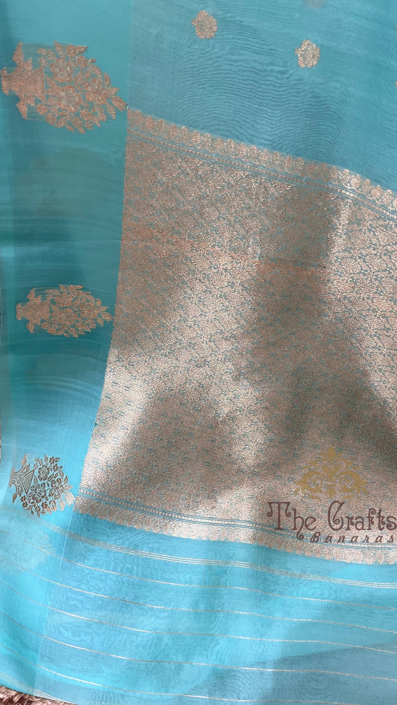 Pure Kora Silk Handloom Banarasi Saree - with kadhua motifs