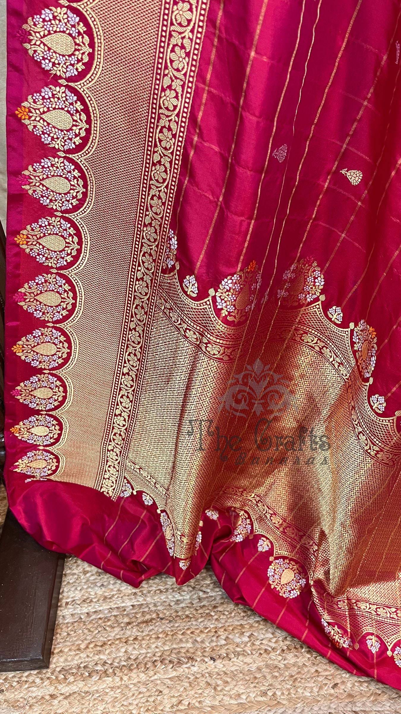 Pure Katan Silk Handloom Banarasi Saree - with kadhua sona rupa motifs